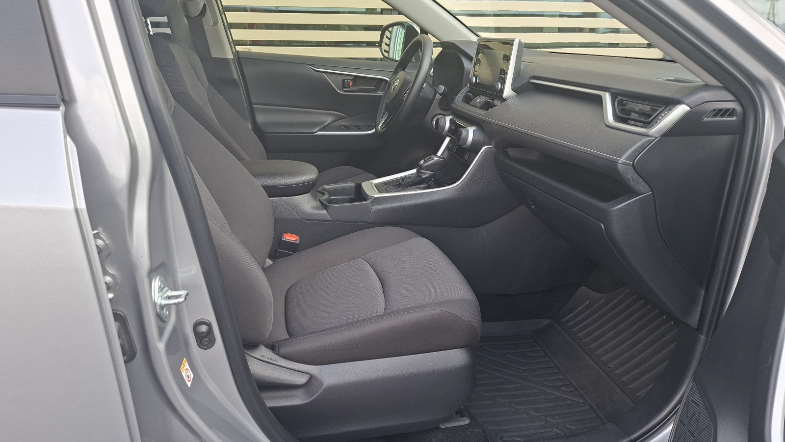 Toyota RAV4 2019 року, Універсал, Тойота Центр Ужгород "Карат Мотор", м.Ужгород | Фото № 5 Toyota RAV4 2019 року з пробігом 100111 км, Універсал, Тойота Центр Ужгород "Карат Мотор", м.Ужгород - 1050000 ГРН | Фото № 5