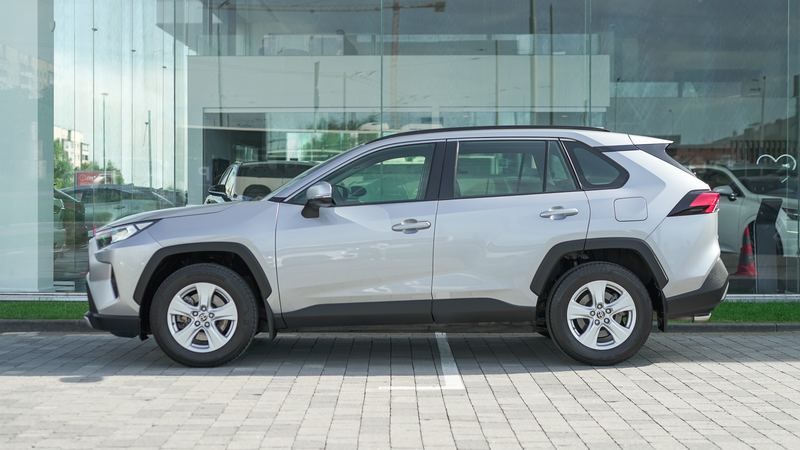 Toyota RAV4 2020 року, Універсал, Лексус Львів, м.Львів | Фото № 3 Toyota RAV4 2020 року з пробігом 28162 км, Універсал, Лексус Львів, м.Львів - 1420650 ГРН | Фото № 3