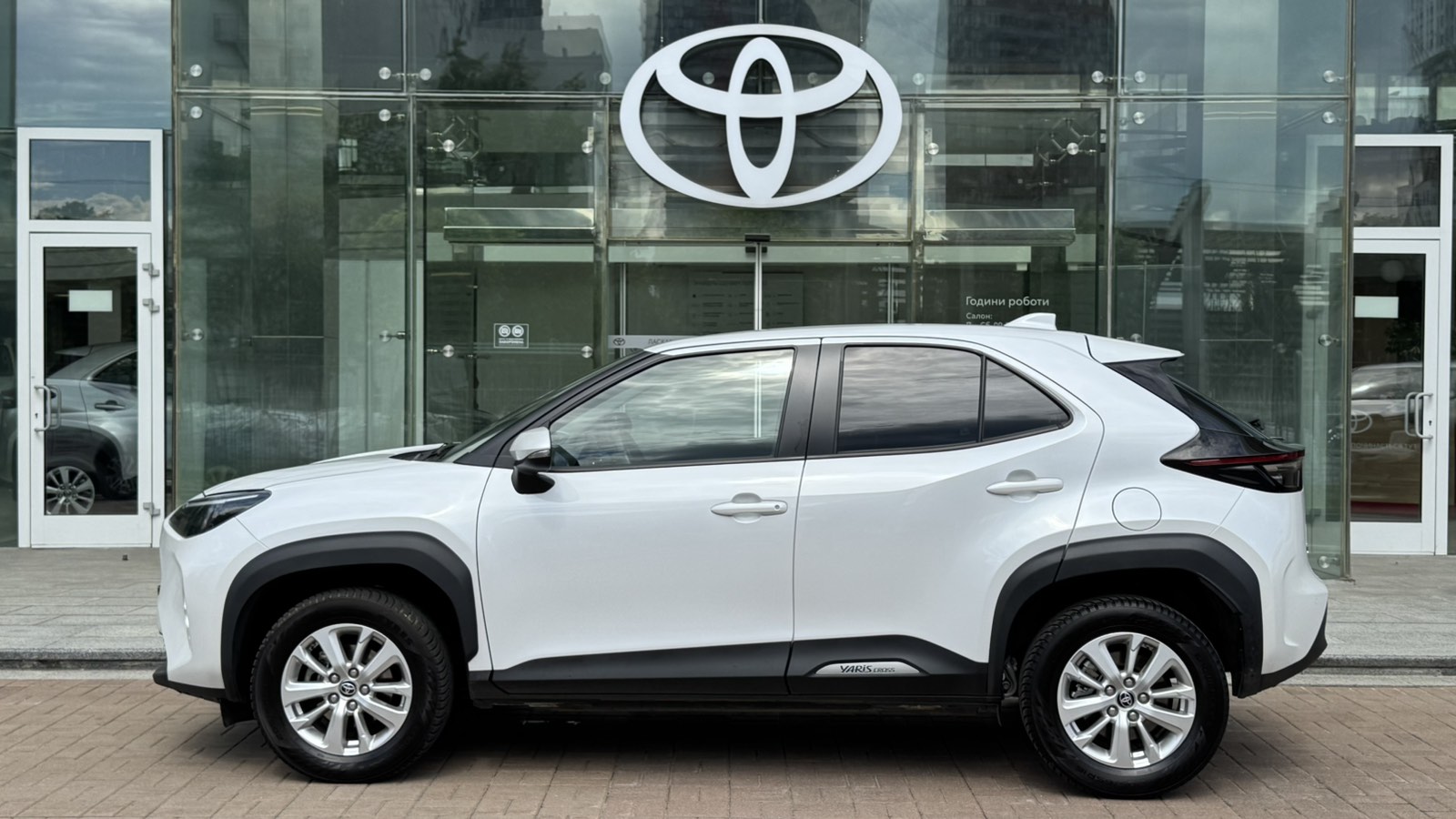 Toyota YARIS CROSS 2023 року, Хетчбек, Тойота Центр Київ "Автосаміт Укравто", м.Київ | Фото № 3 Toyota YARIS CROSS 2023 року з пробігом 60559 км, Хетчбек, Тойота Центр Київ "Автосаміт Укравто", м.Київ - 1212500 ГРН | Фото № 3