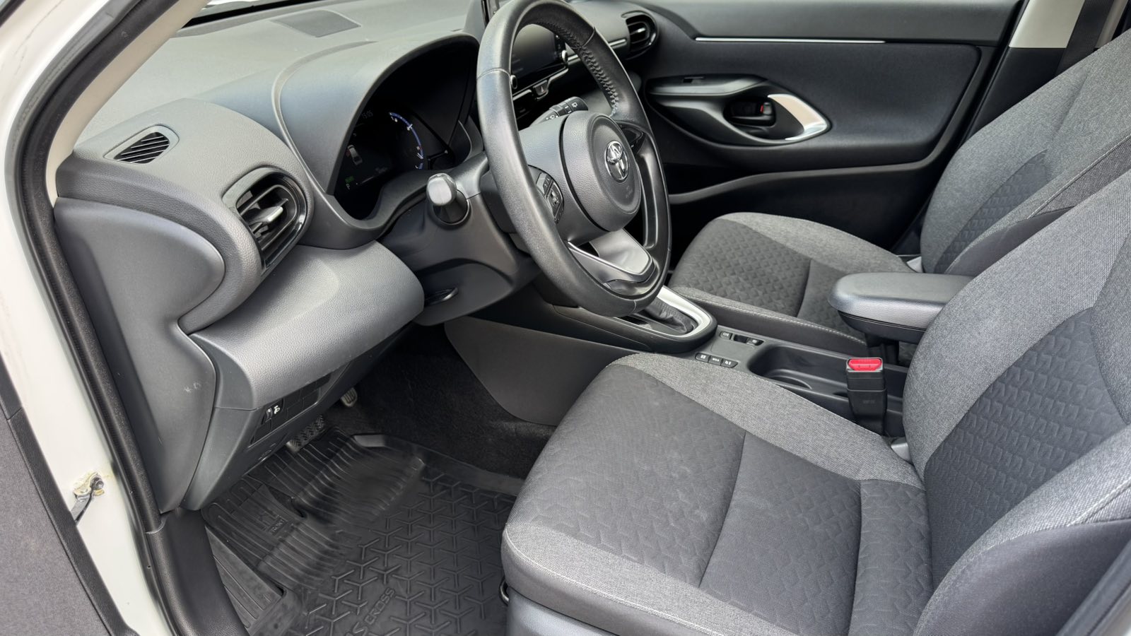 Toyota YARIS CROSS 2023 року, Хетчбек, Тойота Центр Київ "Автосаміт Укравто", м.Київ | Фото № 12 Toyota YARIS CROSS 2023 року з пробігом 60559 км, Хетчбек, Тойота Центр Київ "Автосаміт Укравто", м.Київ - 1212500 ГРН | Фото № 12