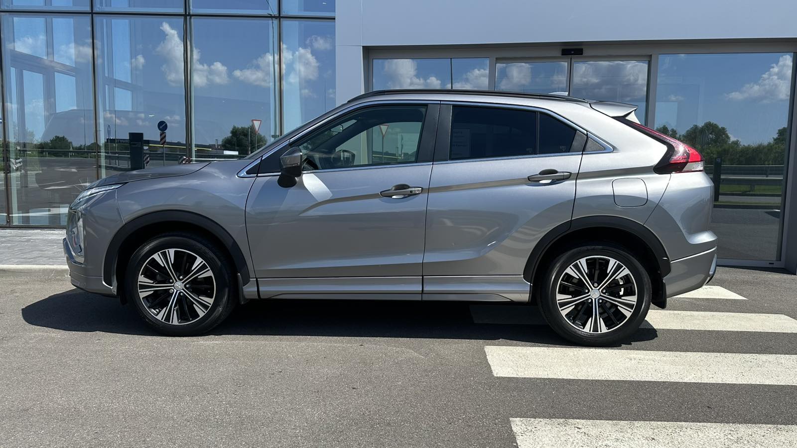Інші авто MITSUBISHI Eclipse Cross 2021 року з пробігом 82338 км, Універсал, Лексус Київ Аеропорт, м.Київ - 980420 ГРН | Фото № 3