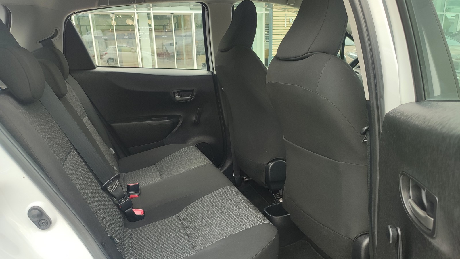 Toyota YARIS 2013 року, Хетчбек, Тойота Центр Київ "ВіДі Автострада", м.Київ | Фото № 7 Toyota YARIS 2013 року з пробігом 91870 км, Хетчбек, Тойота Центр Київ "ВіДі Автострада", м.Київ - 438000 ГРН | Фото № 7