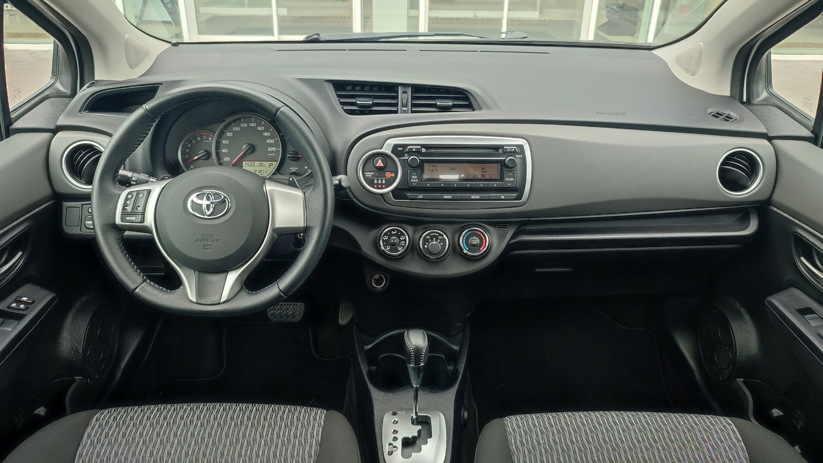 Toyota YARIS 2013 року, Хетчбек, Тойота Центр Київ "ВіДі Автострада", м.Київ | Фото № 8 Toyota YARIS 2013 року з пробігом 91870 км, Хетчбек, Тойота Центр Київ "ВіДі Автострада", м.Київ - 438000 ГРН | Фото № 8