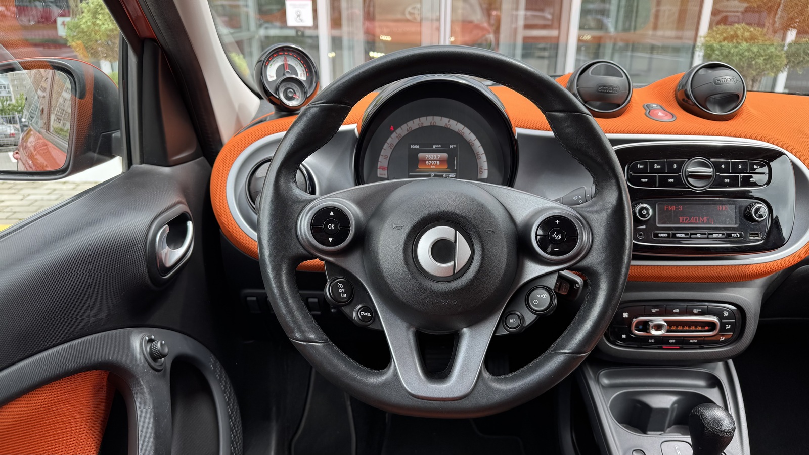Інші авто SMART Forfour 2018 року, Хетчбек, Тойота Центр Чернігів "Соллі-Плюс", м.Чернігів | Фото № 9 Інші авто SMART Forfour 2018 року з пробігом 58000 км, Хетчбек, Тойота Центр Чернігів "Соллі-Плюс", м.Чернігів - 396000 ГРН | Фото № 9