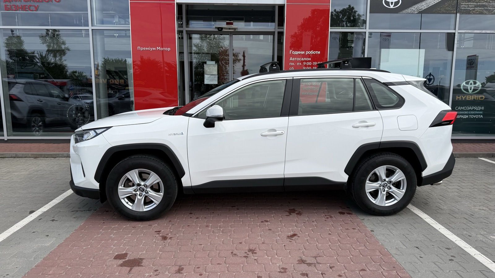 Toyota RAV4 2019 року, Універсал, Тойота Центр Вінниця "Преміум Мотор", м.Вінниця | Фото № 3 Toyota RAV4 2019 року з пробігом 152000 км, Універсал, Тойота Центр Вінниця "Преміум Мотор", м.Вінниця - 1250000 ГРН | Фото № 3