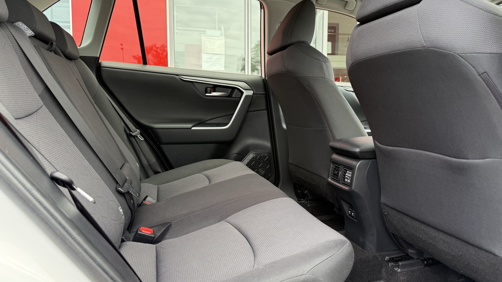 Toyota RAV4 2019 року, Універсал, Тойота Центр Вінниця "Преміум Мотор", м.Вінниця | Фото № 7 Toyota RAV4 2019 року з пробігом 152000 км, Універсал, Тойота Центр Вінниця "Преміум Мотор", м.Вінниця - 1250000 ГРН | Фото № 7