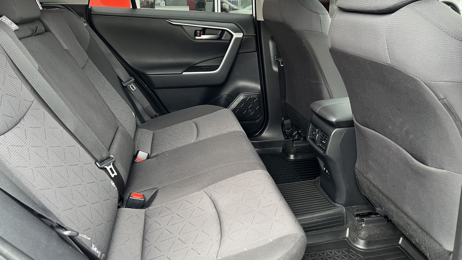 Toyota RAV4 2021 року, Універсал, Тойота Центр Вінниця "Преміум Мотор", м.Вінниця | Фото № 7 Toyota RAV4 2021 року з пробігом 235901 км, Універсал, Тойота Центр Вінниця "Преміум Мотор", м.Вінниця - 1170000 ГРН | Фото № 7