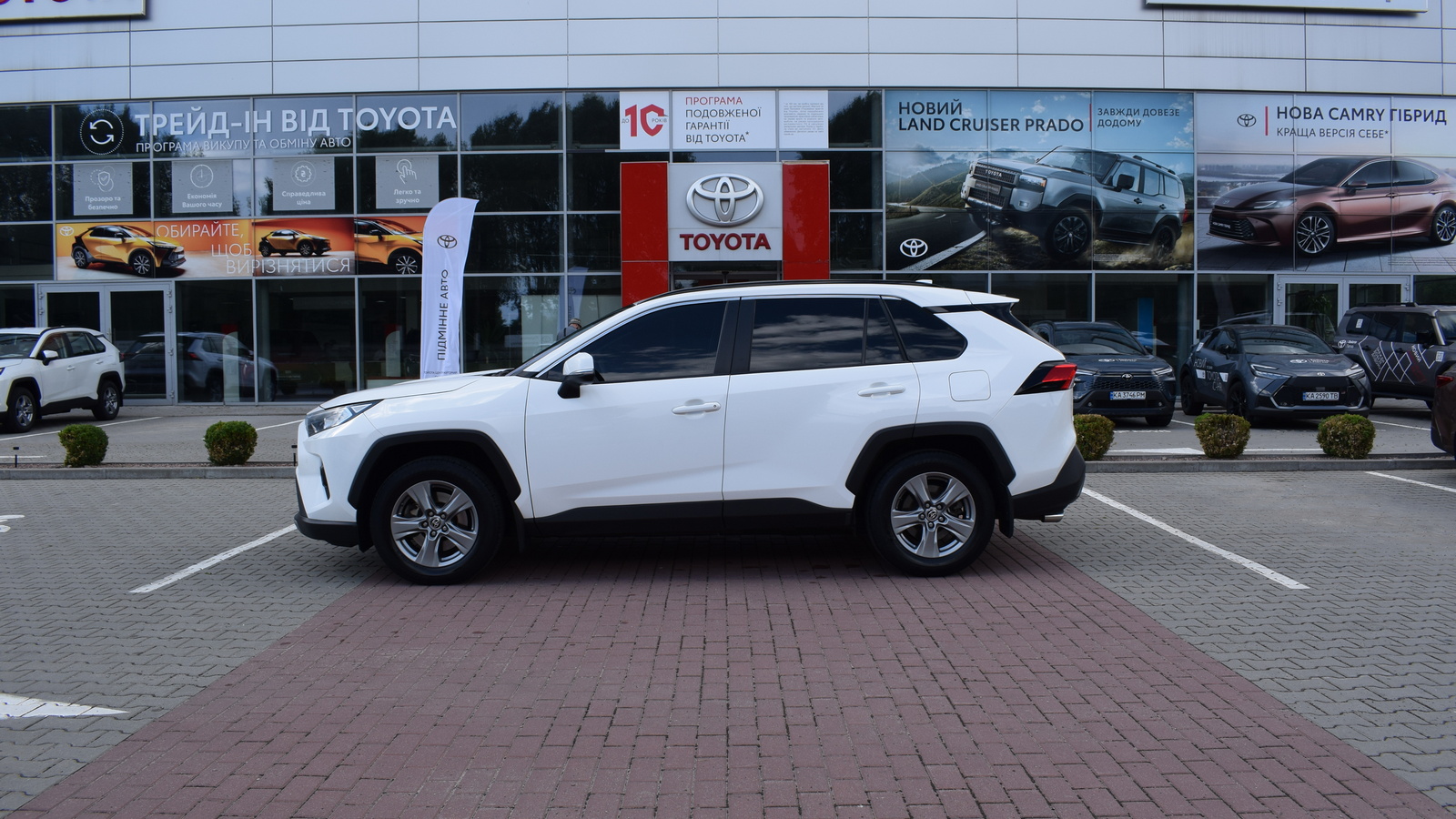 Toyota RAV4 2023 року, Універсал, Тойота Центр Житомир "Стар - Кар", м.Житомир | Фото № 3 Toyota RAV4 2023 року з пробігом 135266 км, Універсал, Тойота Центр Житомир "Стар - Кар", м.Житомир - 1291500 ГРН | Фото № 3