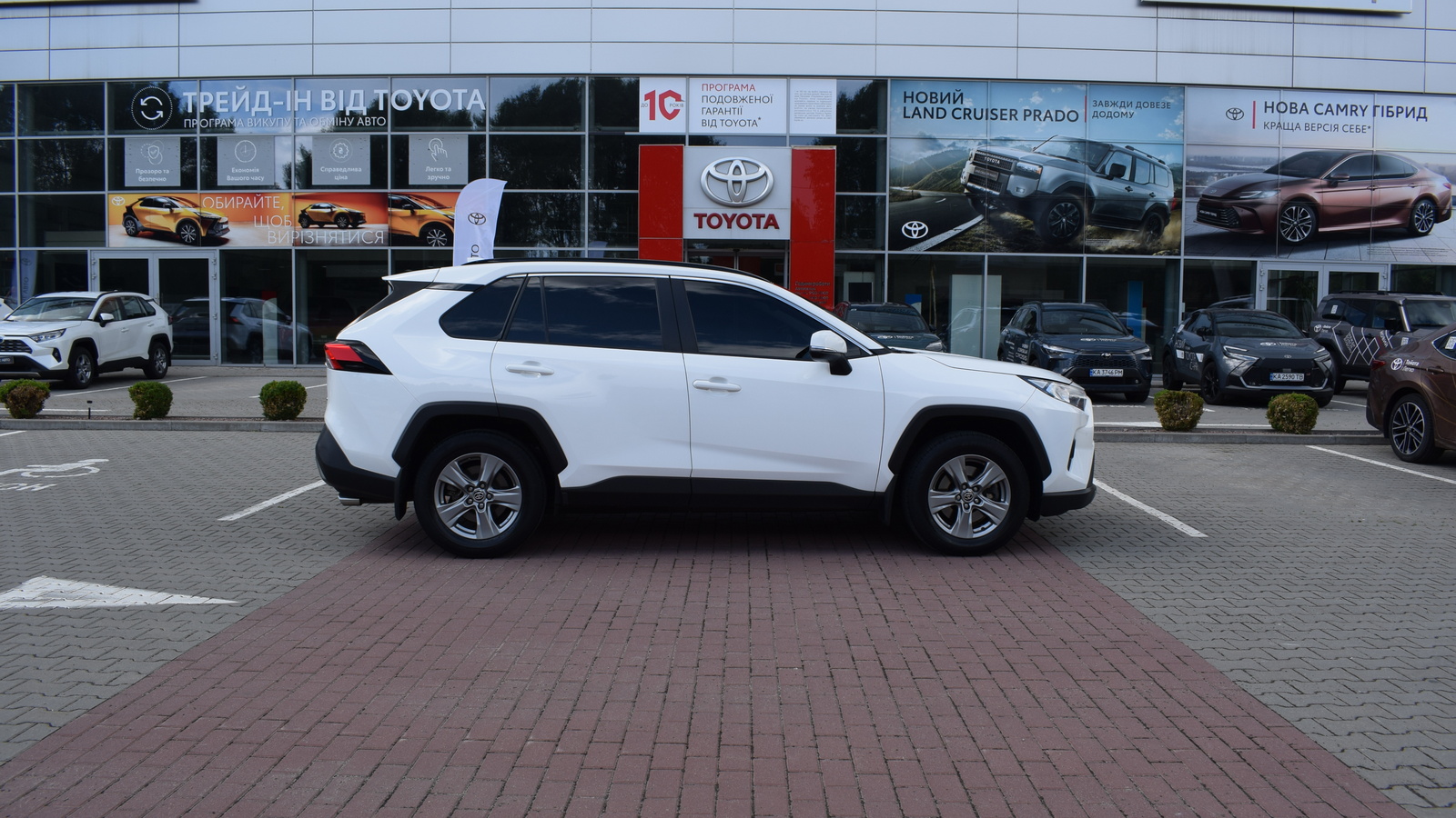 Toyota RAV4 2023 року, Універсал, Тойота Центр Житомир "Стар - Кар", м.Житомир | Фото № 16 Toyota RAV4 2023 року з пробігом 135266 км, Універсал, Тойота Центр Житомир "Стар - Кар", м.Житомир - 1291500 ГРН | Фото № 16