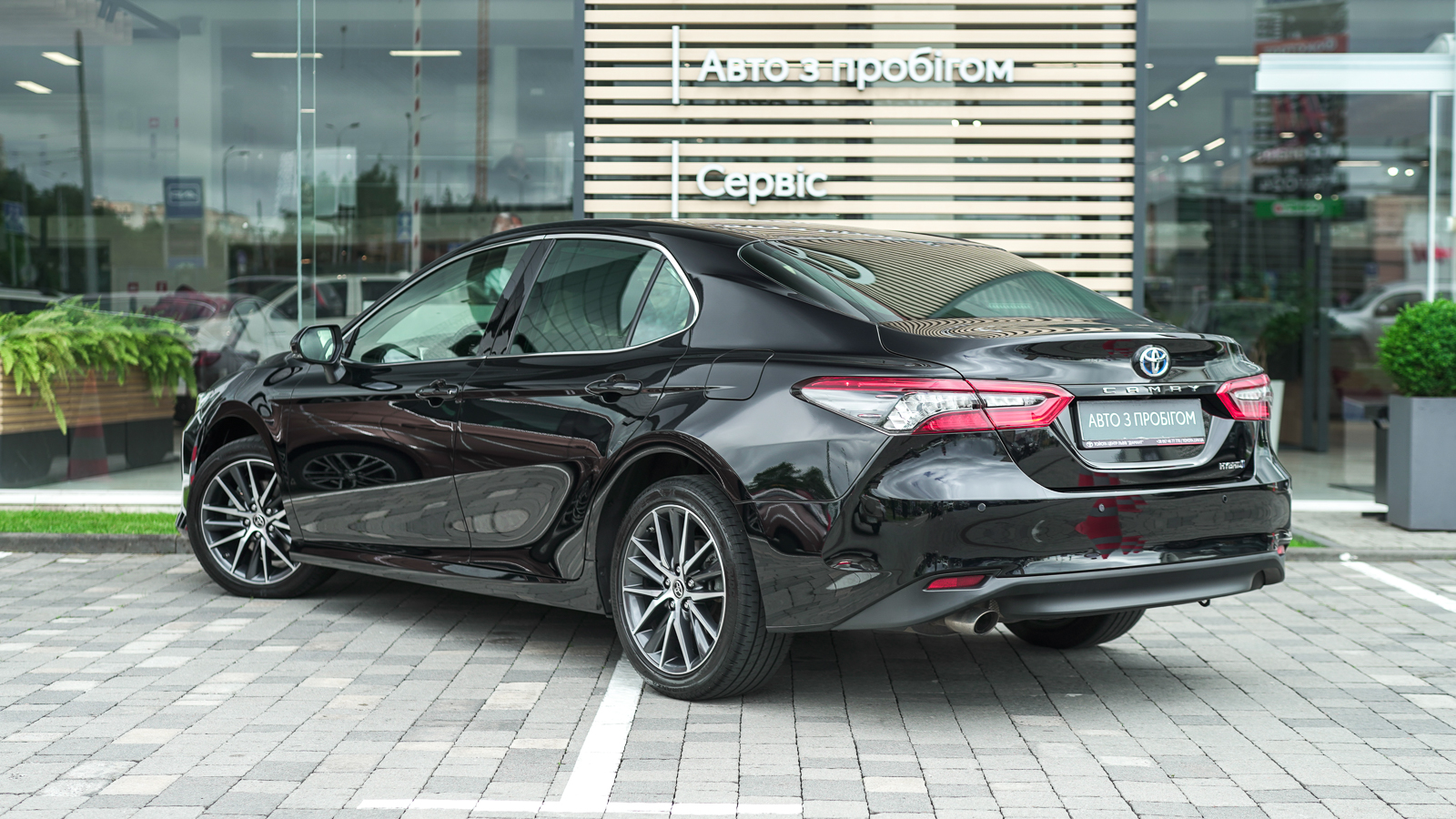 Toyota CAMRY 2021 року, Седан, Тойота Центр Львів "Діамант", м.Львів | Фото № 2 Toyota CAMRY 2021 року з пробігом 64468 км, Седан, Тойота Центр Львів "Діамант", м.Львів - 1623600 ГРН | Фото № 2