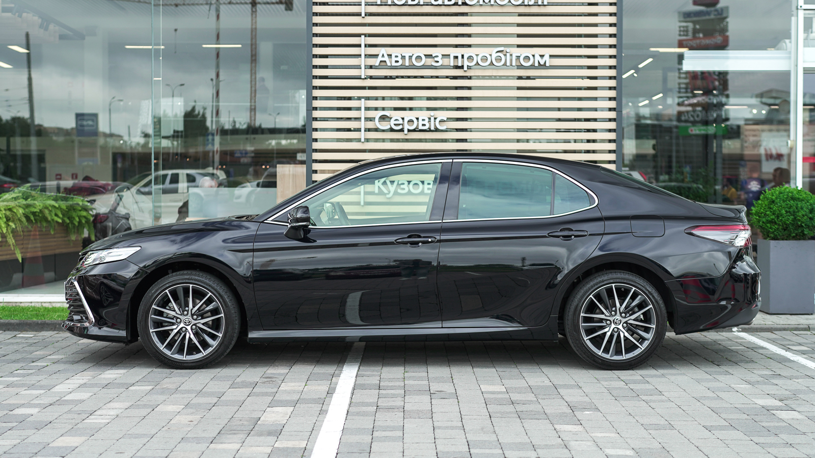 Toyota CAMRY 2021 року, Седан, Тойота Центр Львів "Діамант", м.Львів | Фото № 3 Toyota CAMRY 2021 року з пробігом 64468 км, Седан, Тойота Центр Львів "Діамант", м.Львів - 1623600 ГРН | Фото № 3