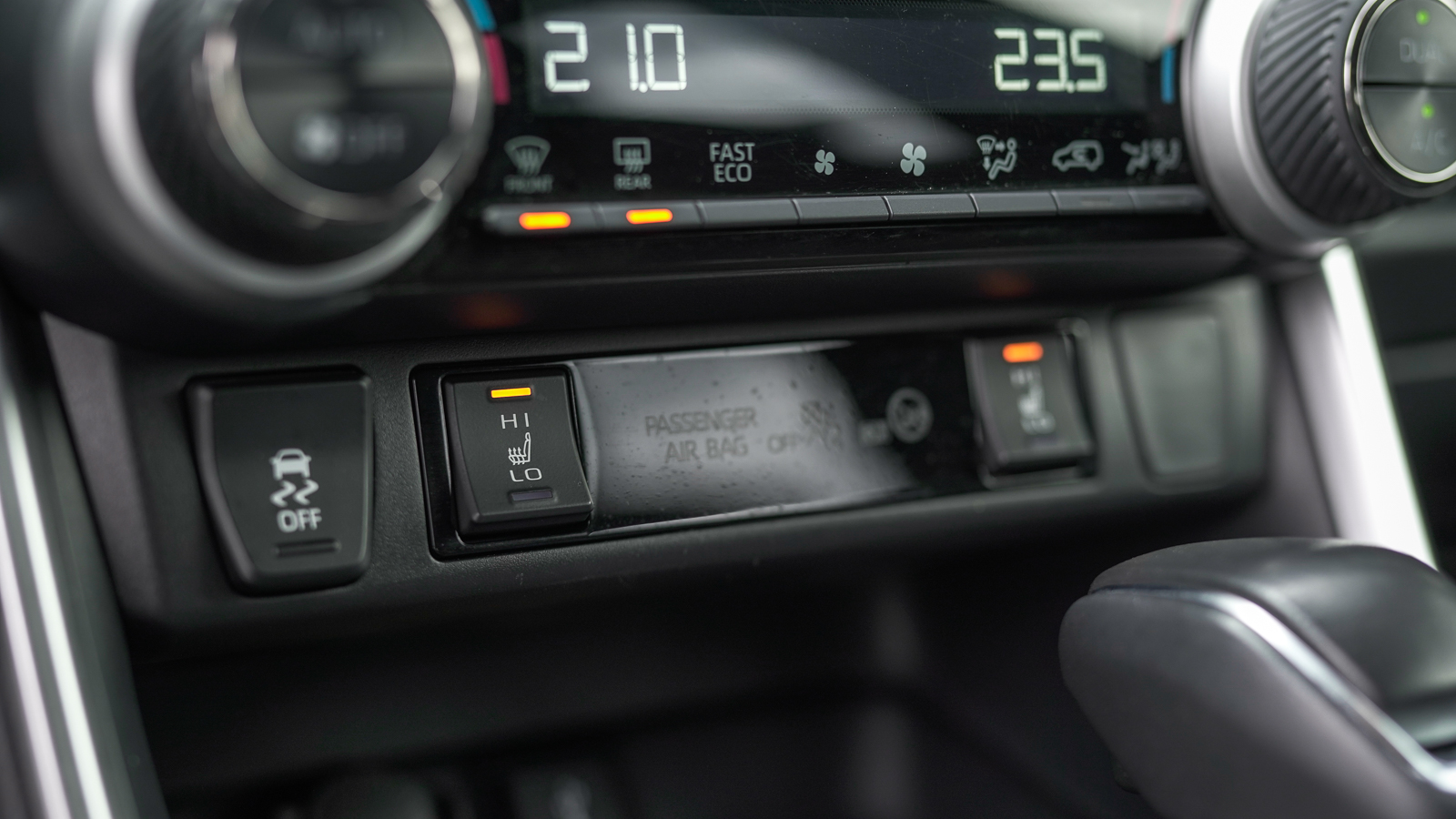 Toyota RAV4 2020 року, Універсал, Лексус Львів, м.Львів | Фото № 29 Toyota RAV4 2020 року з пробігом 99952 км, Універсал, Лексус Львів, м.Львів - 1533400 ГРН | Фото № 29