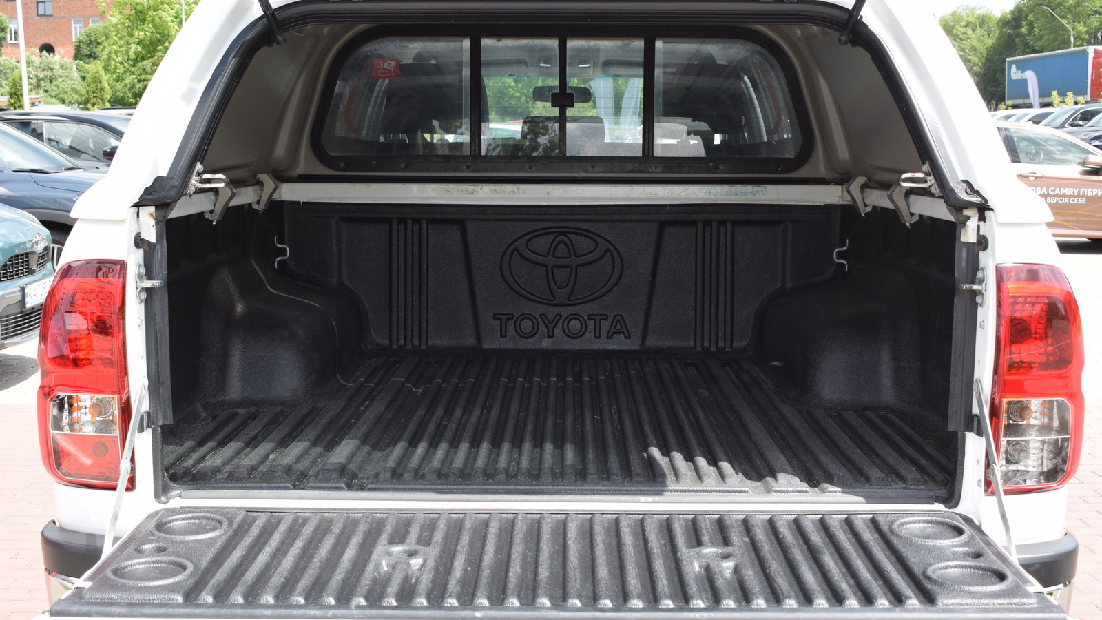 Toyota HILUX 2022 року, Пікап, Тойота Центр Житомир "Стар - Кар", м.Житомир | Фото № 10 Toyota HILUX 2022 року з пробігом 138169 км, Пікап, Тойота Центр Житомир "Стар - Кар", м.Житомир - 1746000 ГРН | Фото № 10