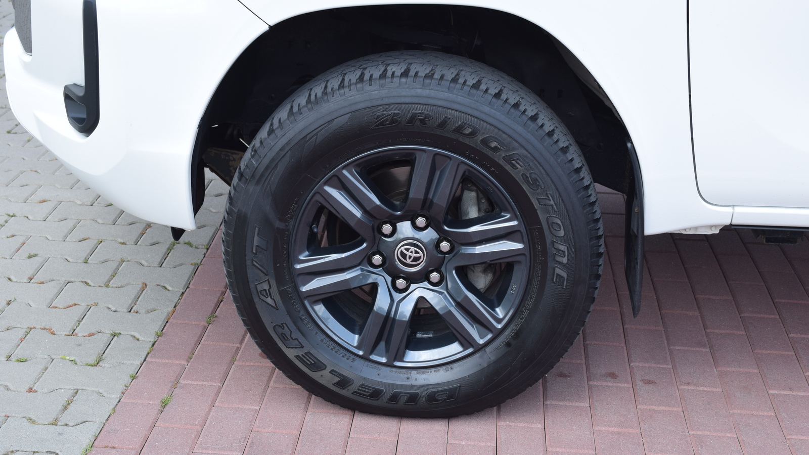 Toyota HILUX 2022 року, Пікап, Тойота Центр Житомир "Стар - Кар", м.Житомир | Фото № 15 Toyota HILUX 2022 року з пробігом 138169 км, Пікап, Тойота Центр Житомир "Стар - Кар", м.Житомир - 1746000 ГРН | Фото № 15