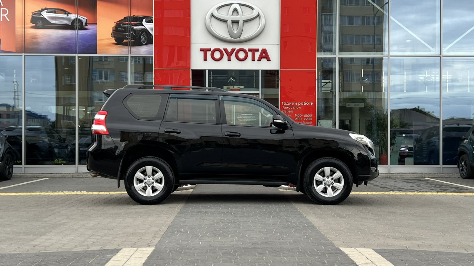 Toyota LAND CRUISER PRADO 2017 року, Універсал, Тойота Центр Івано-Франківськ "Класик-Авто", м.Івано-Франківськ | Фото № 17 Toyota LAND CRUISER PRADO 2017 року з пробігом 117500 км, Універсал, Тойота Центр Івано-Франківськ "Класик-Авто", м.Івано-Франківськ - 1440000 ГРН | Фото № 17