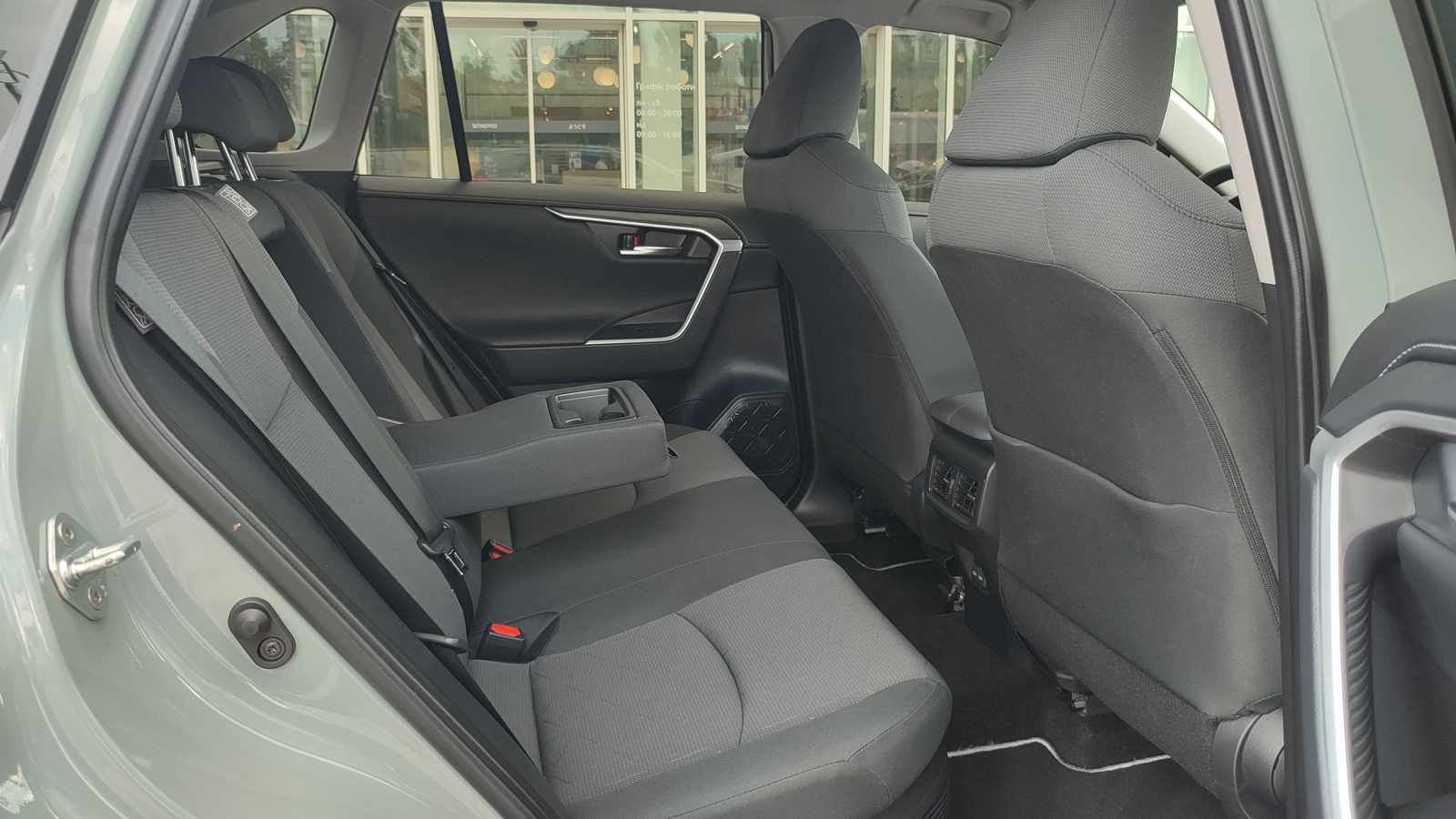 Toyota RAV4 2024 року, Універсал, Тойота Центр Київ "ВіДі Автострада", м.Київ | Фото № 7 Toyota RAV4 2024 року з пробігом 23556 км, Універсал, Тойота Центр Київ "ВіДі Автострада", м.Київ - 1748000 ГРН | Фото № 7