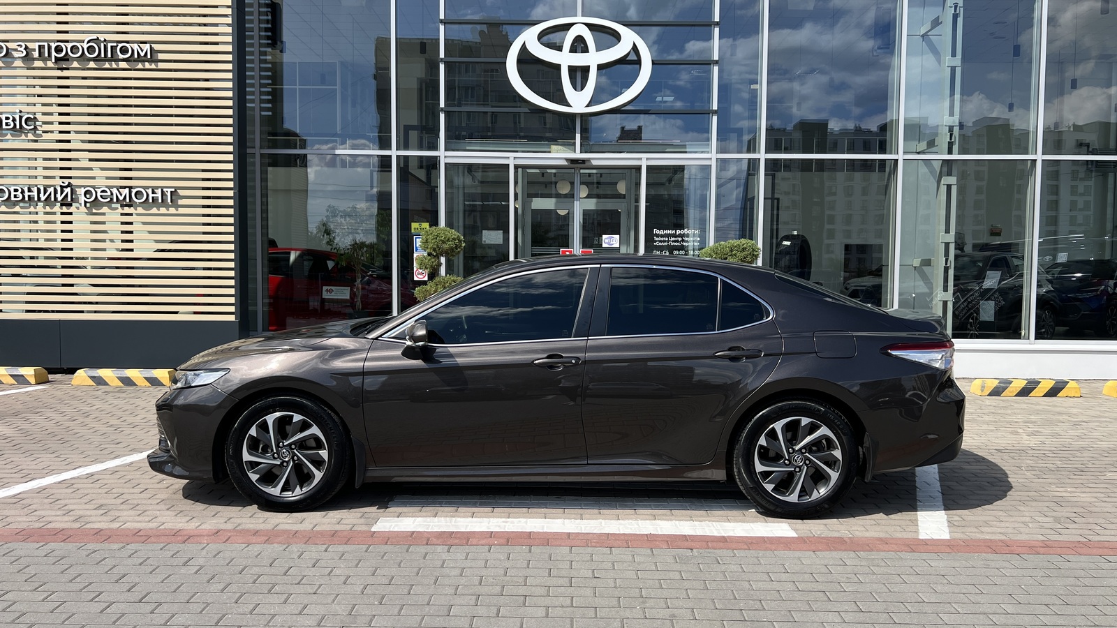 Toyota CAMRY 2017 року, Седан, Тойота Центр Чернігів "Соллі-Плюс", м.Чернігів | Фото № 3 Toyota CAMRY 2017 року з пробігом 91422 км, Седан, Тойота Центр Чернігів "Соллі-Плюс", м.Чернігів - 945000 ГРН | Фото № 3
