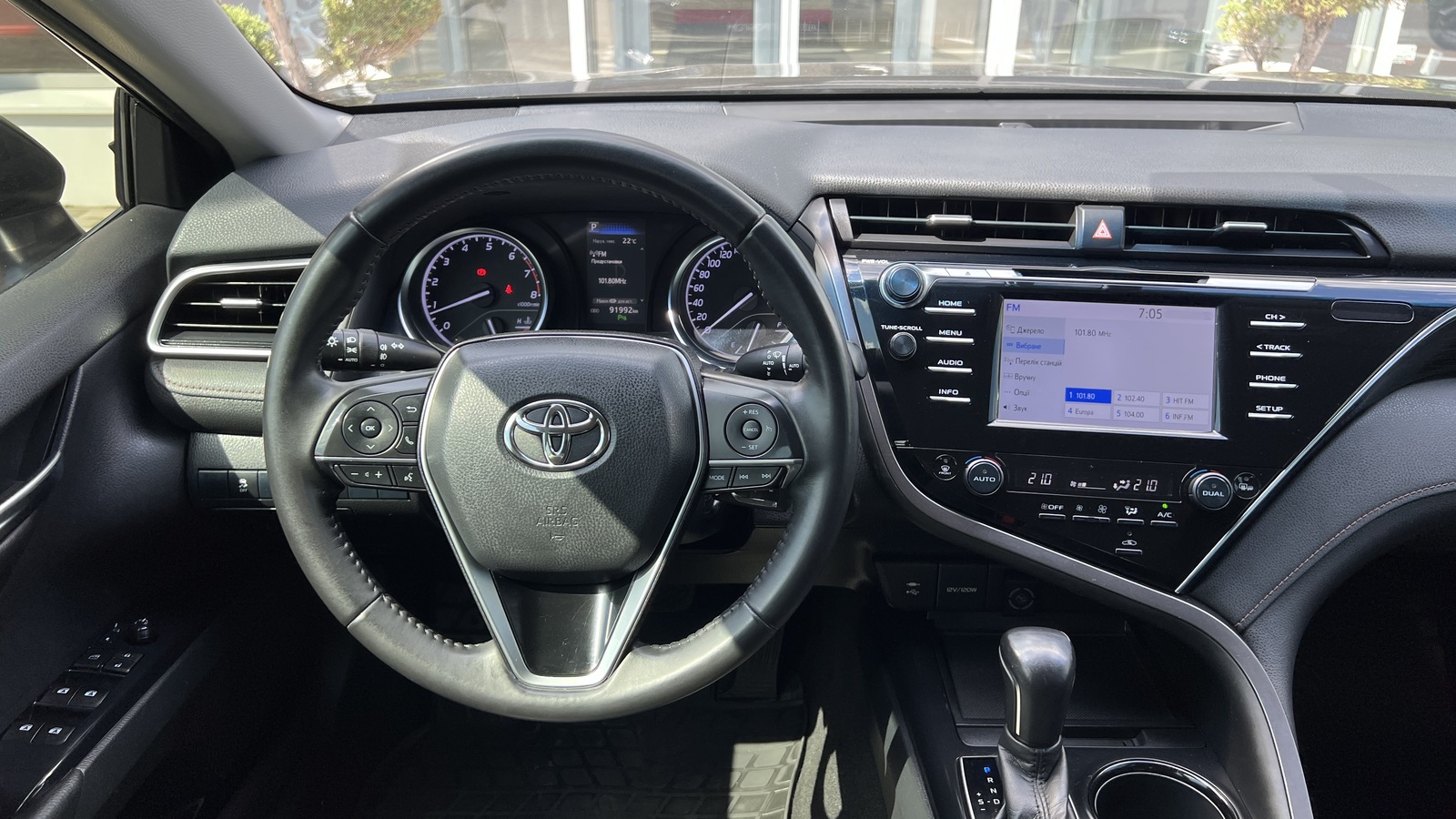 Toyota CAMRY 2017 року, Седан, Тойота Центр Чернігів "Соллі-Плюс", м.Чернігів | Фото № 9 Toyota CAMRY 2017 року з пробігом 91422 км, Седан, Тойота Центр Чернігів "Соллі-Плюс", м.Чернігів - 945000 ГРН | Фото № 9