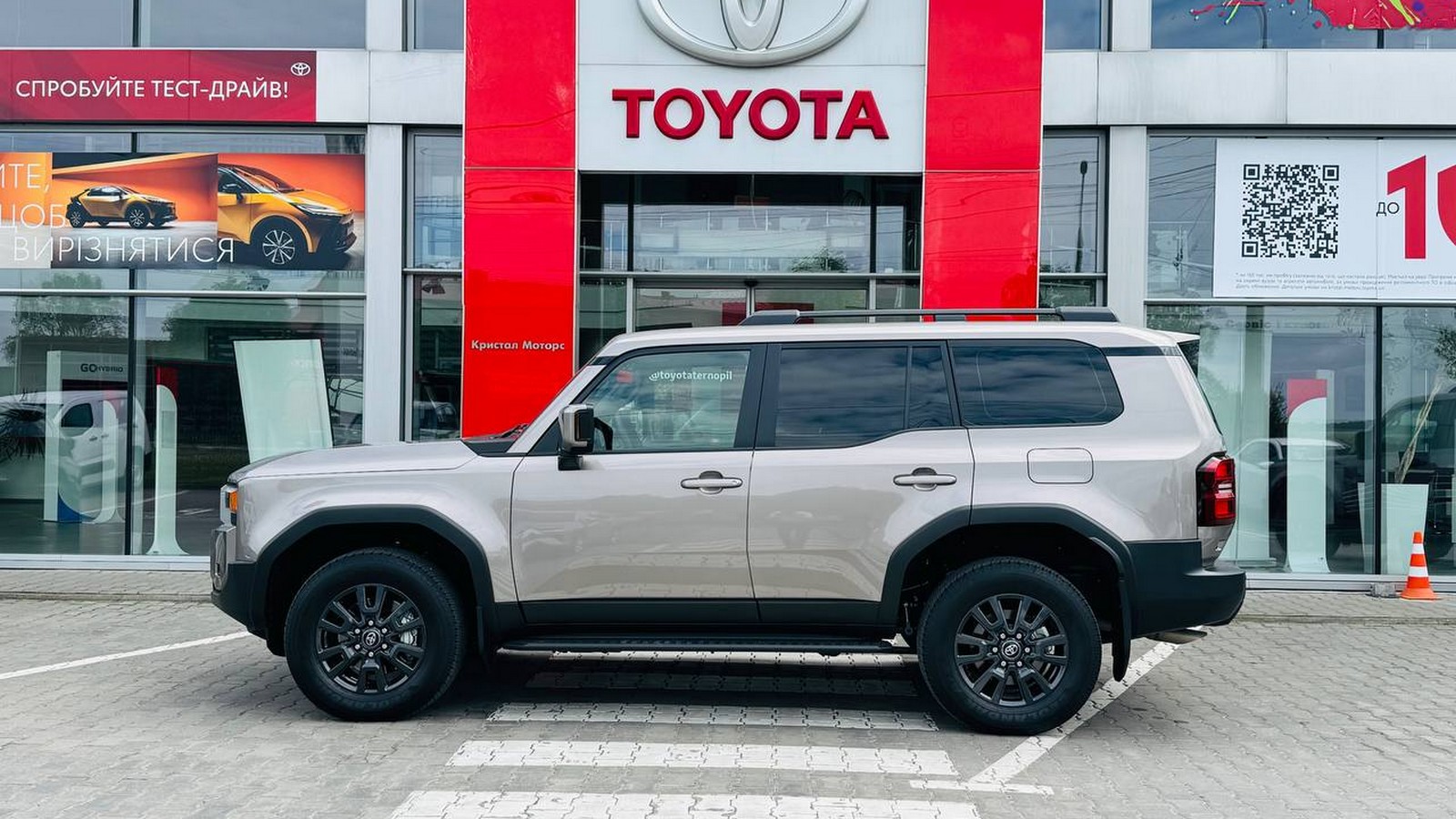 Toyota LAND CRUISER PRADO 2025 року, Універсал, Тойота Центр Тернопіль "Кристал Моторс", м.Тернопіль | Фото № 3 Toyota LAND CRUISER PRADO 2025 року з пробігом 4618 км, Універсал, Тойота Центр Тернопіль "Кристал Моторс", м.Тернопіль - 2700000 ГРН | Фото № 3