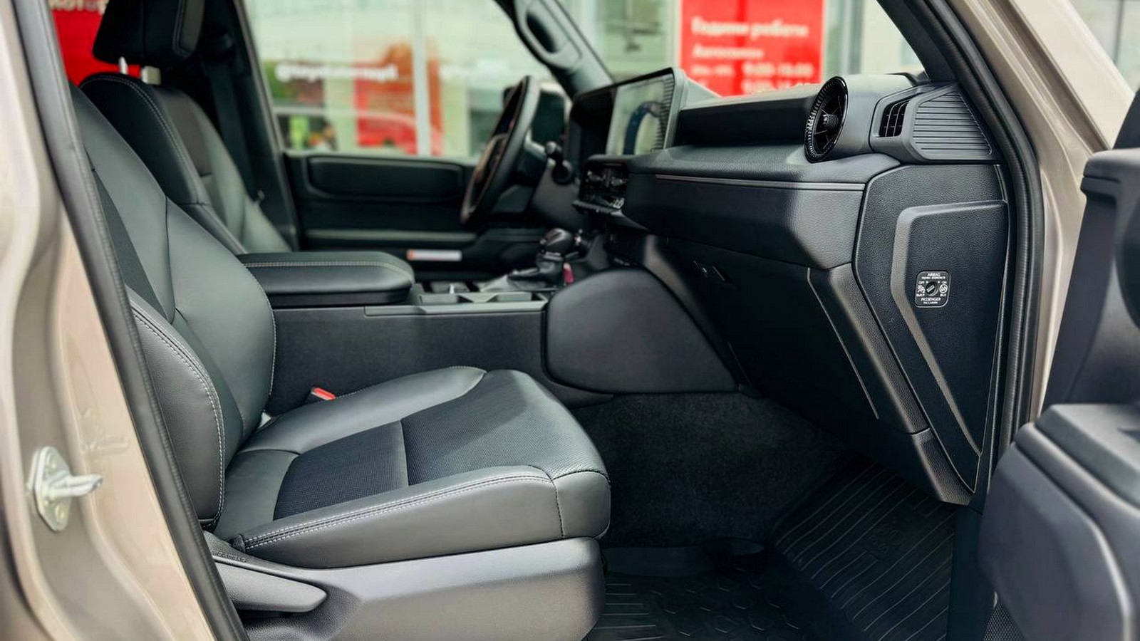 Toyota LAND CRUISER PRADO 2025 року, Універсал, Тойота Центр Тернопіль "Кристал Моторс", м.Тернопіль | Фото № 6 Toyota LAND CRUISER PRADO 2025 року з пробігом 4618 км, Універсал, Тойота Центр Тернопіль "Кристал Моторс", м.Тернопіль - 2700000 ГРН | Фото № 6