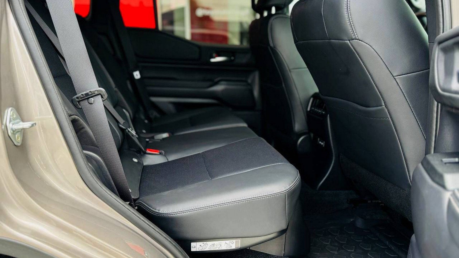 Toyota LAND CRUISER PRADO 2025 року, Універсал, Тойота Центр Тернопіль "Кристал Моторс", м.Тернопіль | Фото № 7 Toyota LAND CRUISER PRADO 2025 року з пробігом 4618 км, Універсал, Тойота Центр Тернопіль "Кристал Моторс", м.Тернопіль - 2700000 ГРН | Фото № 7