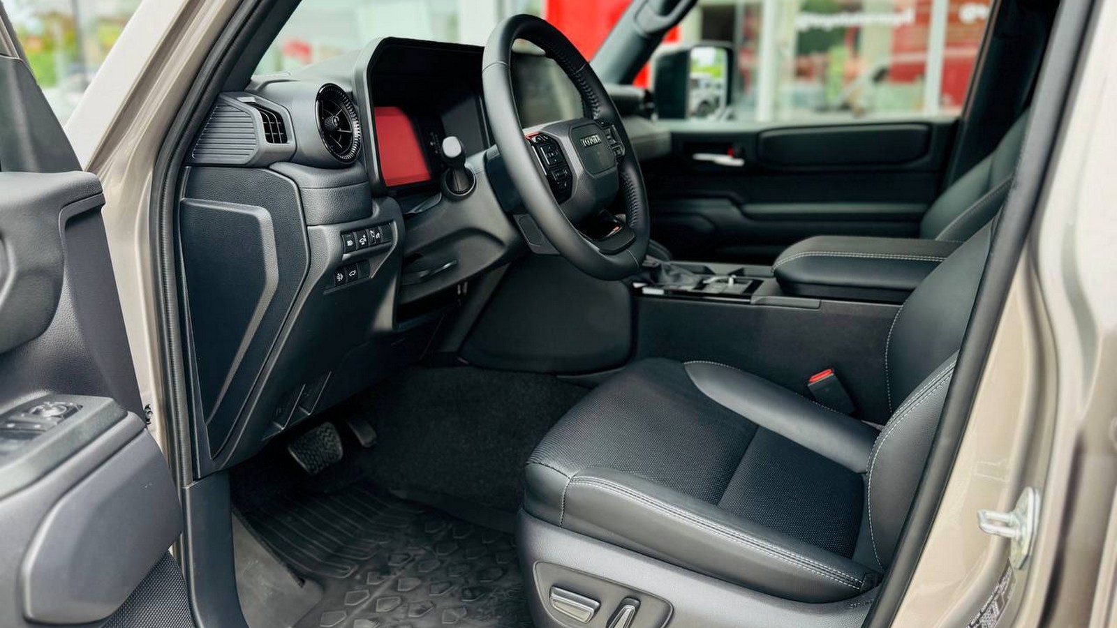 Toyota LAND CRUISER PRADO 2025 року, Універсал, Тойота Центр Тернопіль "Кристал Моторс", м.Тернопіль | Фото № 12 Toyota LAND CRUISER PRADO 2025 року з пробігом 4618 км, Універсал, Тойота Центр Тернопіль "Кристал Моторс", м.Тернопіль - 2700000 ГРН | Фото № 12