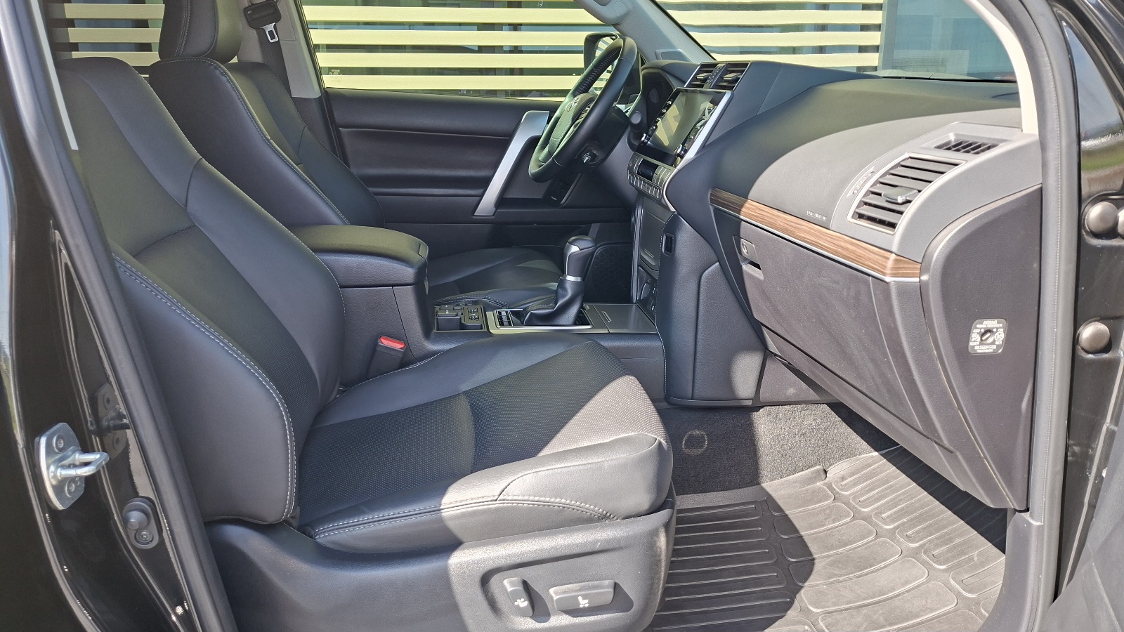 Toyota LAND CRUISER PRADO 2023 року, Універсал, Тойота Центр Ужгород "Карат Мотор", м.Ужгород | Фото № 6 Toyota LAND CRUISER PRADO 2023 року з пробігом 52300 км, Універсал, Тойота Центр Ужгород "Карат Мотор", м.Ужгород - 2340000 ГРН | Фото № 6