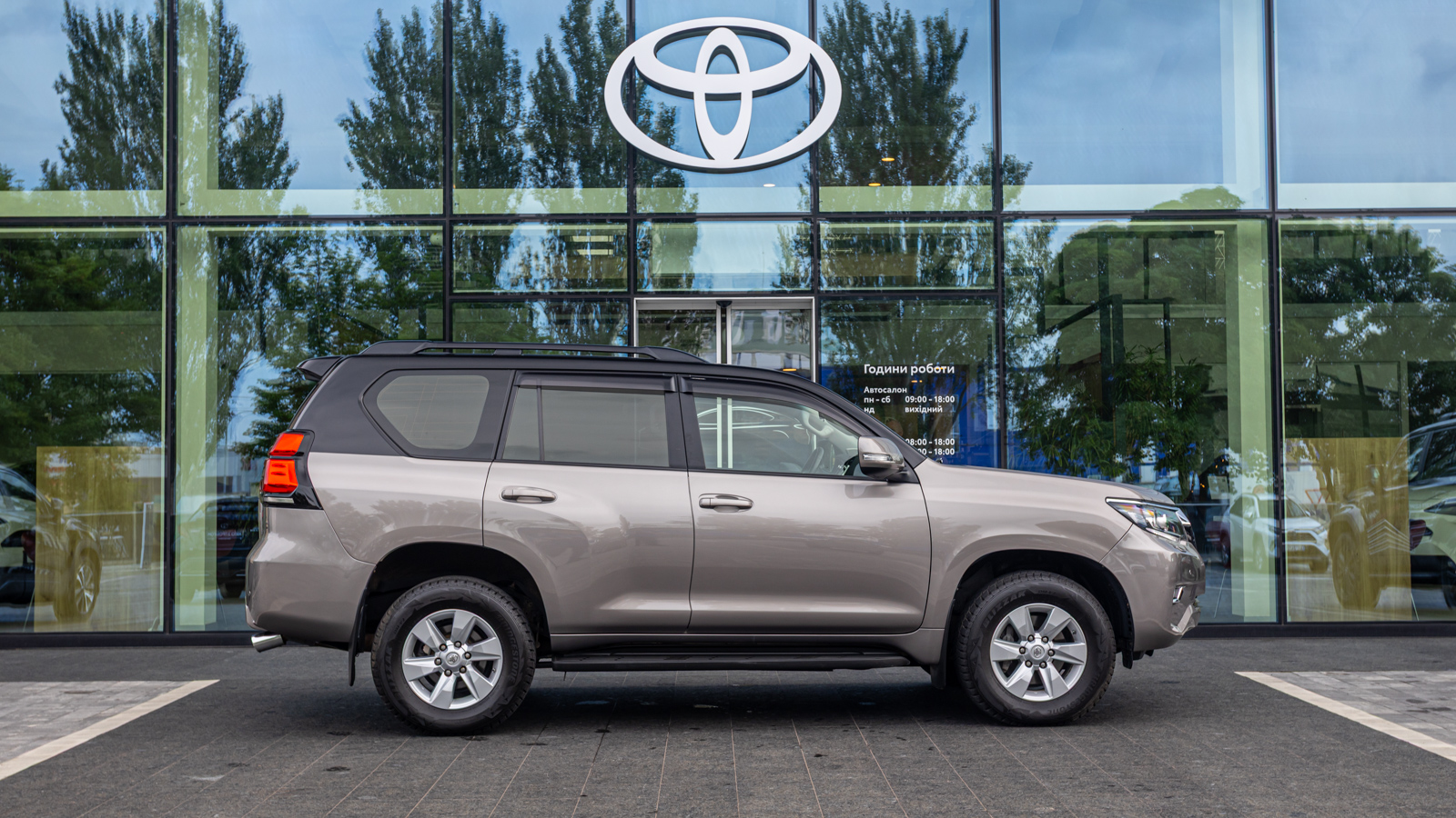 Toyota LAND CRUISER PRADO 2018 року, Універсал, Тойота Центр Дніпро "Алмаз Мотор" на Запорізькому шосе, м.Дніпро | Фото № 19 Toyota LAND CRUISER PRADO 2018 року з пробігом 52960 км, Універсал, Тойота Центр Дніпро "Алмаз Мотор" на Запорізькому шосе, м.Дніпро - 1800000 ГРН | Фото № 19