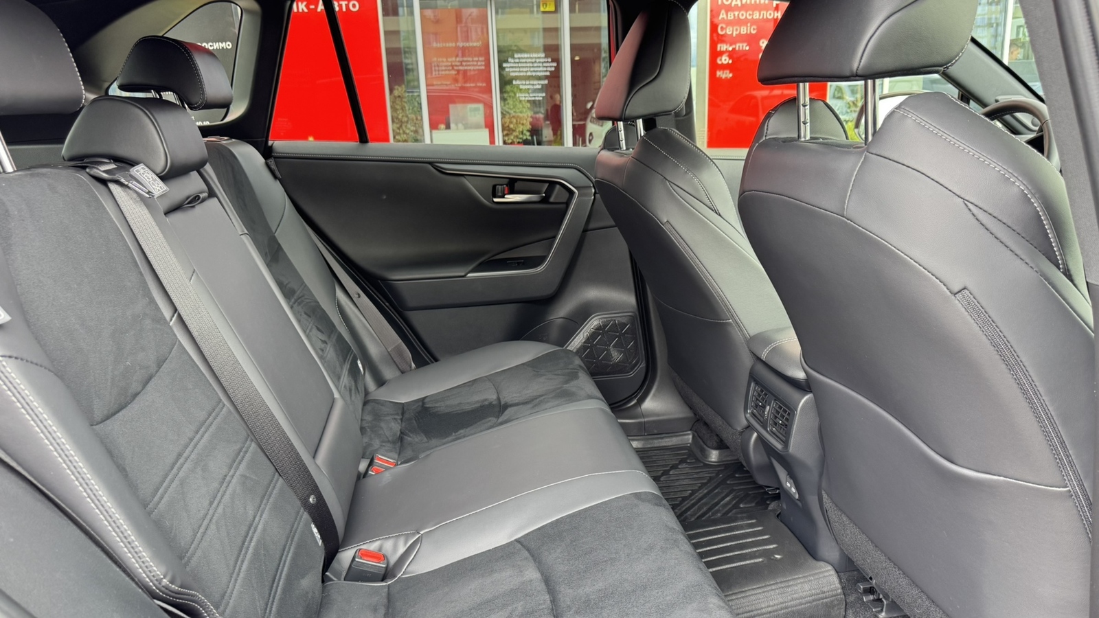 Toyota RAV4 2024 року, Універсал, Тойота Центр Івано-Франківськ "Класик-Авто", м.Івано-Франківськ | Фото № 7 Toyota RAV4 2024 року з пробігом 1784 км, Універсал, Тойота Центр Івано-Франківськ "Класик-Авто", м.Івано-Франківськ - 2137500 ГРН | Фото № 7