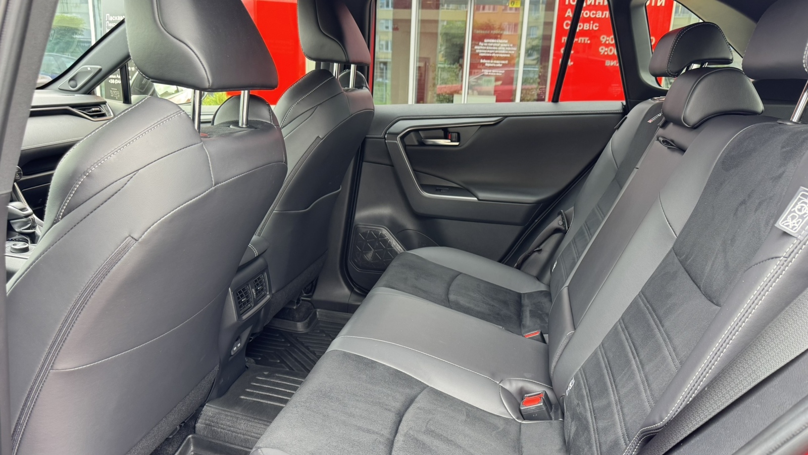 Toyota RAV4 2024 року, Універсал, Тойота Центр Івано-Франківськ "Класик-Авто", м.Івано-Франківськ | Фото № 11 Toyota RAV4 2024 року з пробігом 1784 км, Універсал, Тойота Центр Івано-Франківськ "Класик-Авто", м.Івано-Франківськ - 2137500 ГРН | Фото № 11