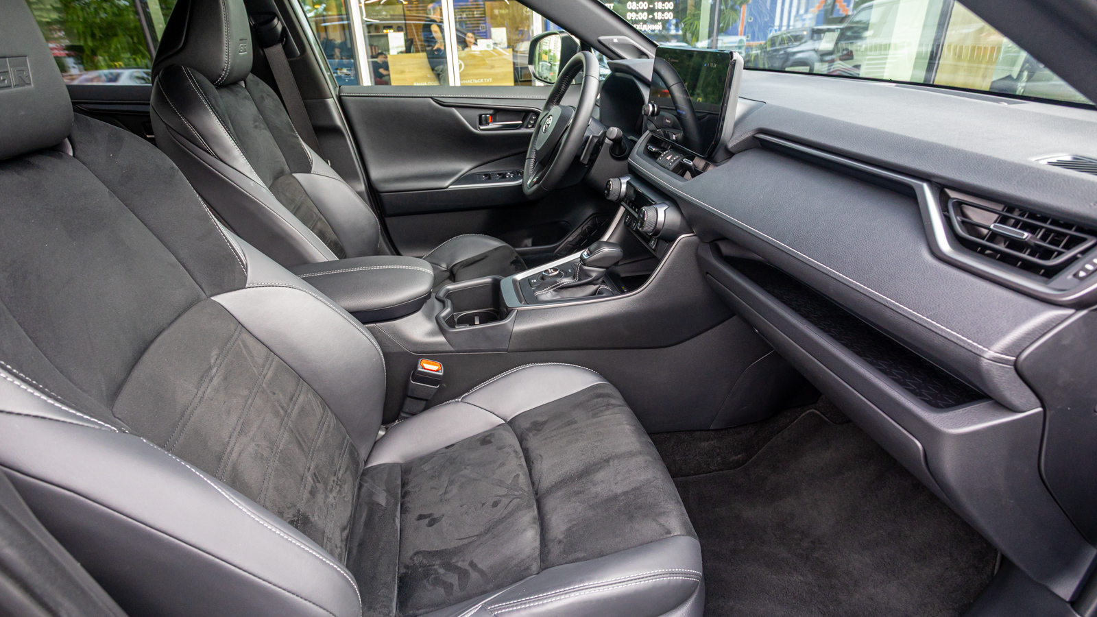 Toyota RAV4 2024 року з пробігом 4659 км, Універсал, Тойота Центр Дніпро "Алмаз Мотор" на Запорізькому шосе, м.Дніпро - 2300000 ГРН | Фото № 6