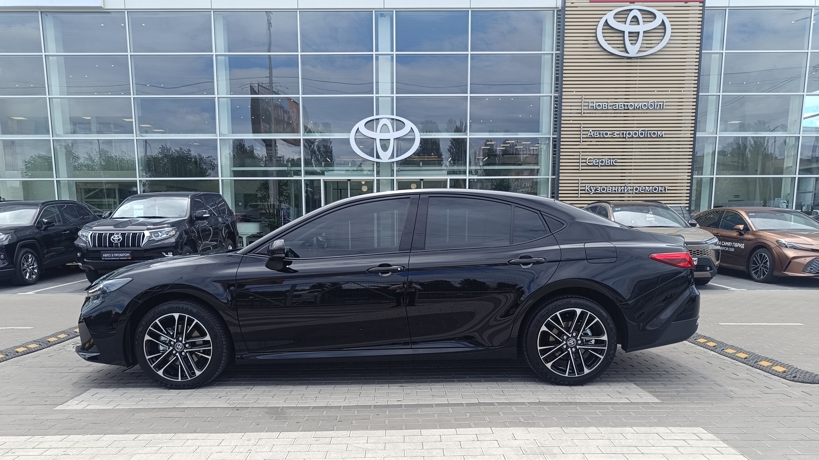 Toyota CAMRY 2026 року з пробігом 1375 км, Седан, Тойота Центр Київ "ВіДі Автострада", м.Київ - 2205000 ГРН | Фото № 3