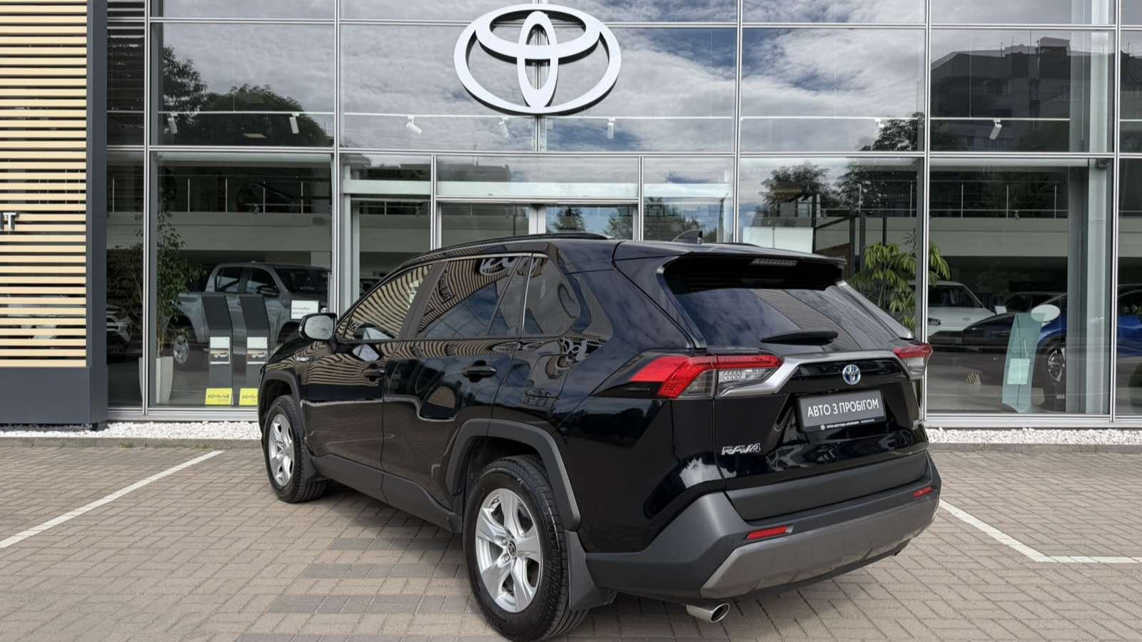 Toyota RAV4 2021 року з пробігом 149417 км, Універсал, Тойота Центр Луцьк "Автоконцепт", м.Луцьк - 1405000 ГРН | Фото № 2
