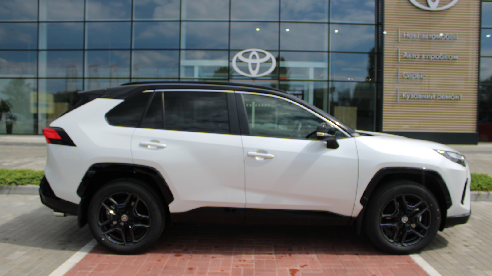 Toyota RAV4 2024 року, Універсал, Тойота Центр Черкаси "Мотор Сіті", м.Черкаси | Фото № 16 Toyota RAV4 2024 року з пробігом 3628 км, Універсал, Тойота Центр Черкаси "Мотор Сіті", м.Черкаси - 2150000 ГРН | Фото № 16
