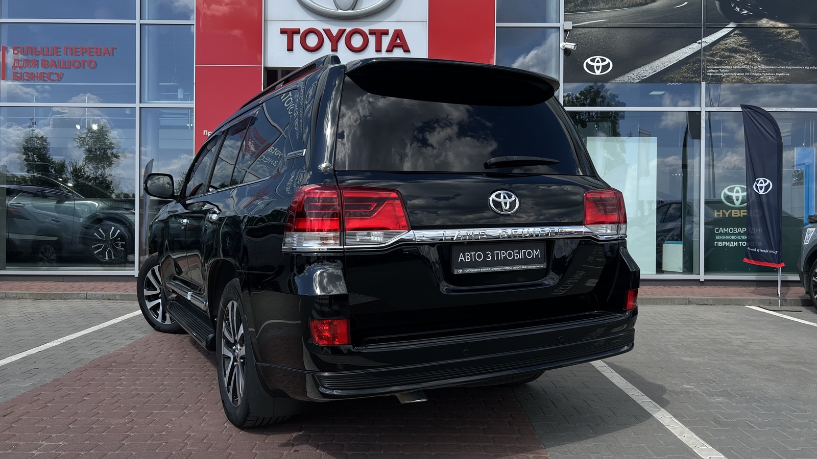 Toyota LAND CRUISER 2019 року, Універсал, Тойота Центр Вінниця "Преміум Мотор", м.Вінниця | Фото № 2 Toyota LAND CRUISER 2019 року з пробігом 171568 км, Універсал, Тойота Центр Вінниця "Преміум Мотор", м.Вінниця - 2600000 ГРН | Фото № 2
