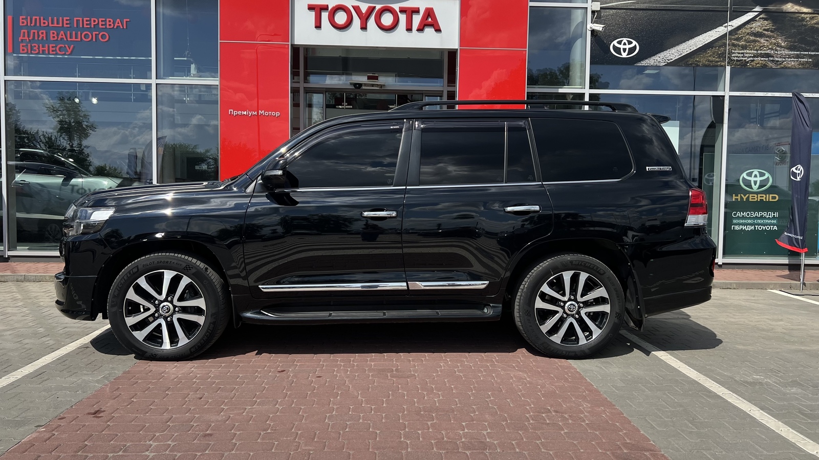 Toyota LAND CRUISER 2019 року, Універсал, Тойота Центр Вінниця "Преміум Мотор", м.Вінниця | Фото № 3 Toyota LAND CRUISER 2019 року з пробігом 171568 км, Універсал, Тойота Центр Вінниця "Преміум Мотор", м.Вінниця - 2600000 ГРН | Фото № 3