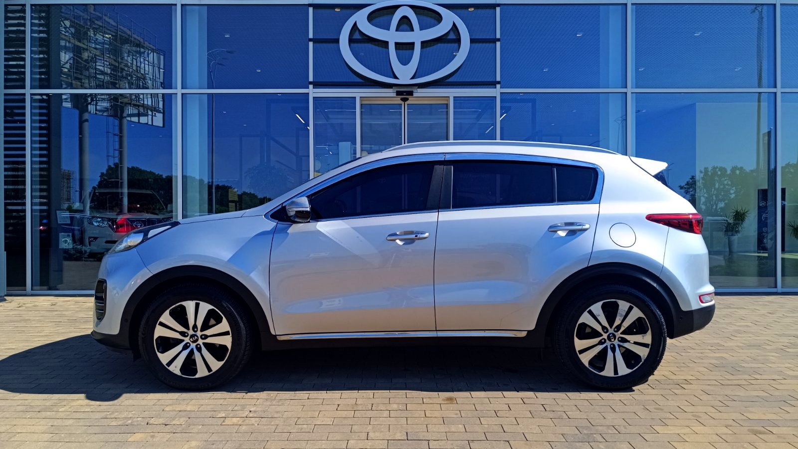 Інші авто KIA SPORTAGE 2016 року, Універсал, Тойота Центр Київ «ВІДІ Аеропорт», м.Київ | Фото № 3 Інші авто KIA SPORTAGE 2016 року з пробігом 131779 км, Універсал, Тойота Центр Київ «ВІДІ Аеропорт», м.Київ - 740000 ГРН | Фото № 3