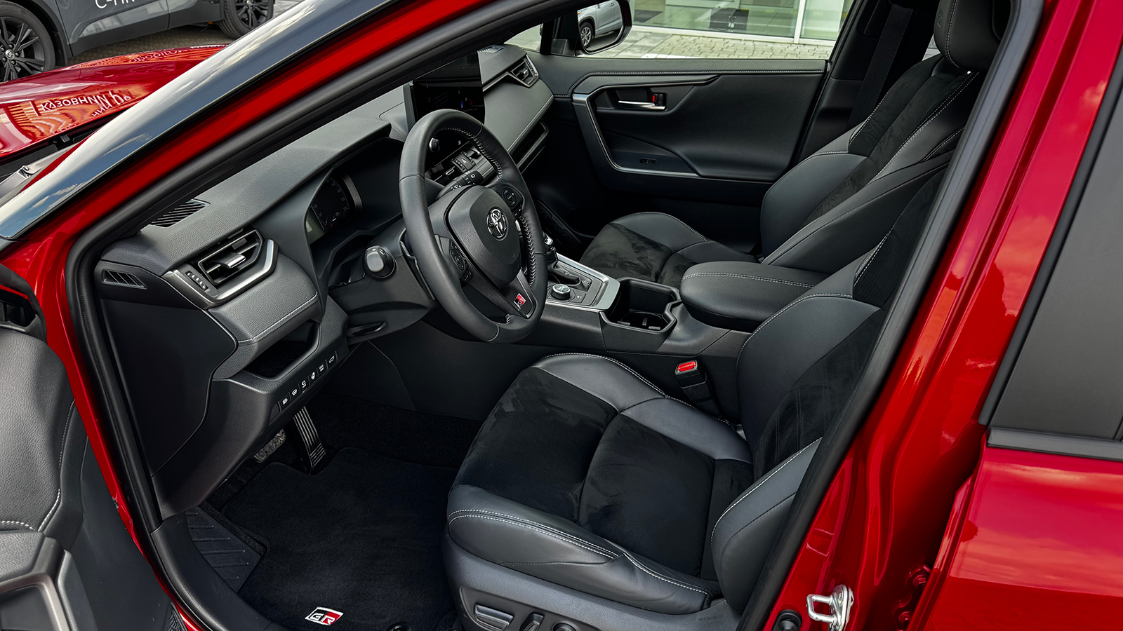 Toyota RAV4 2024 року, Універсал, Тойота Центр Рівне "Агат Авто", м.Рівне | Фото № 11 Toyota RAV4 2024 року з пробігом 5716 км, Універсал, Тойота Центр Рівне "Агат Авто", м.Рівне - 2168670 ГРН | Фото № 11