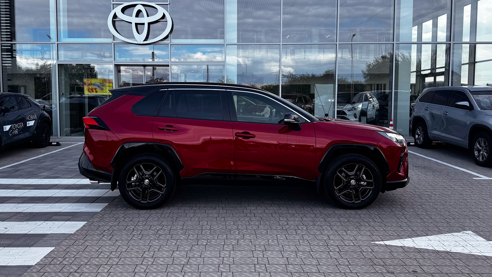 Toyota RAV4 2024 року, Універсал, Тойота Центр Рівне "Агат Авто", м.Рівне | Фото № 17 Toyota RAV4 2024 року з пробігом 5716 км, Універсал, Тойота Центр Рівне "Агат Авто", м.Рівне - 2168670 ГРН | Фото № 17