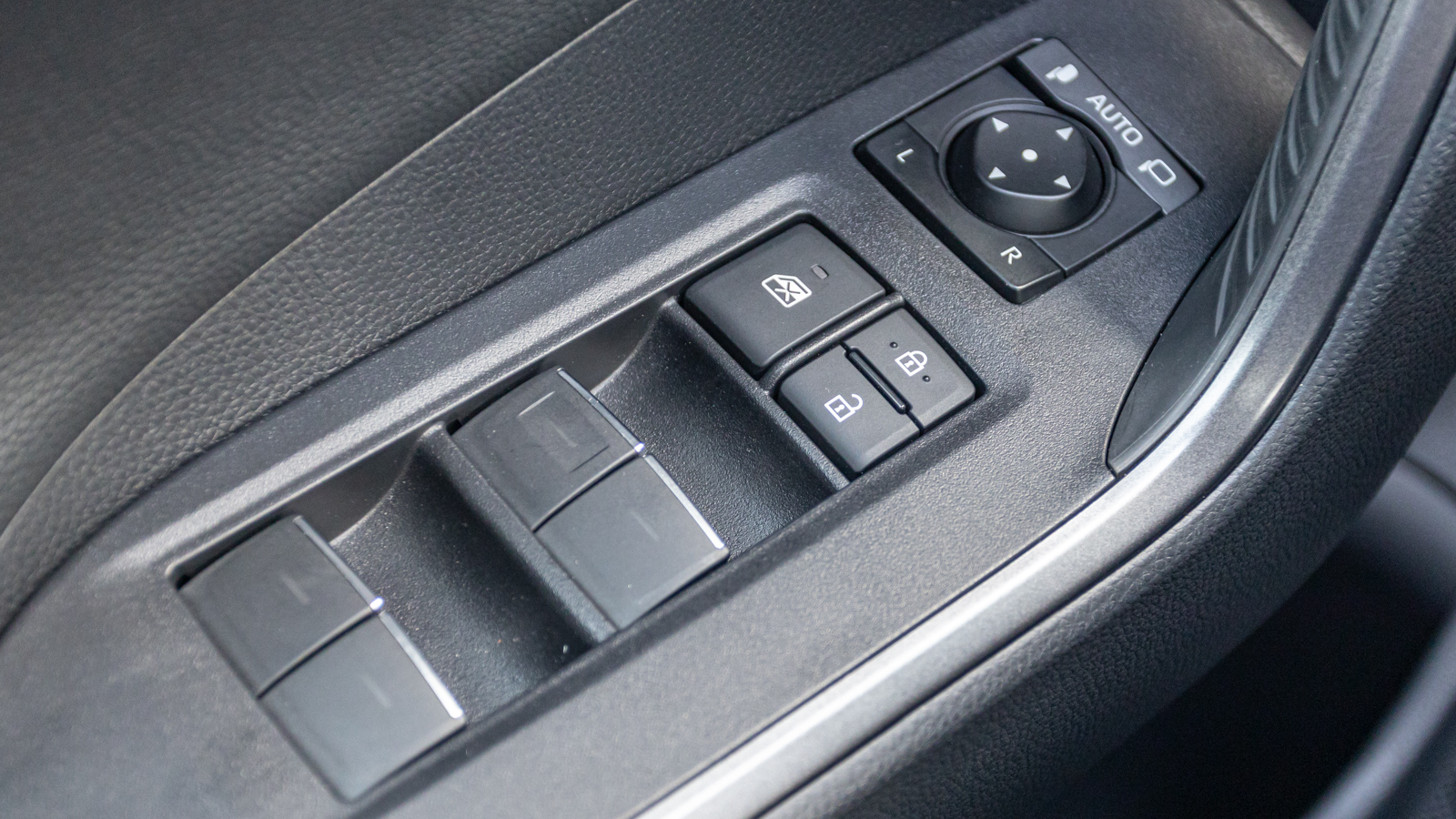 Toyota RAV4 2025 року з пробігом 1227 км, Універсал, Тойота Центр Дніпро "Алмаз Мотор" на Запорізькому шосе, м.Дніпро - 2300000 ГРН | Фото № 24
