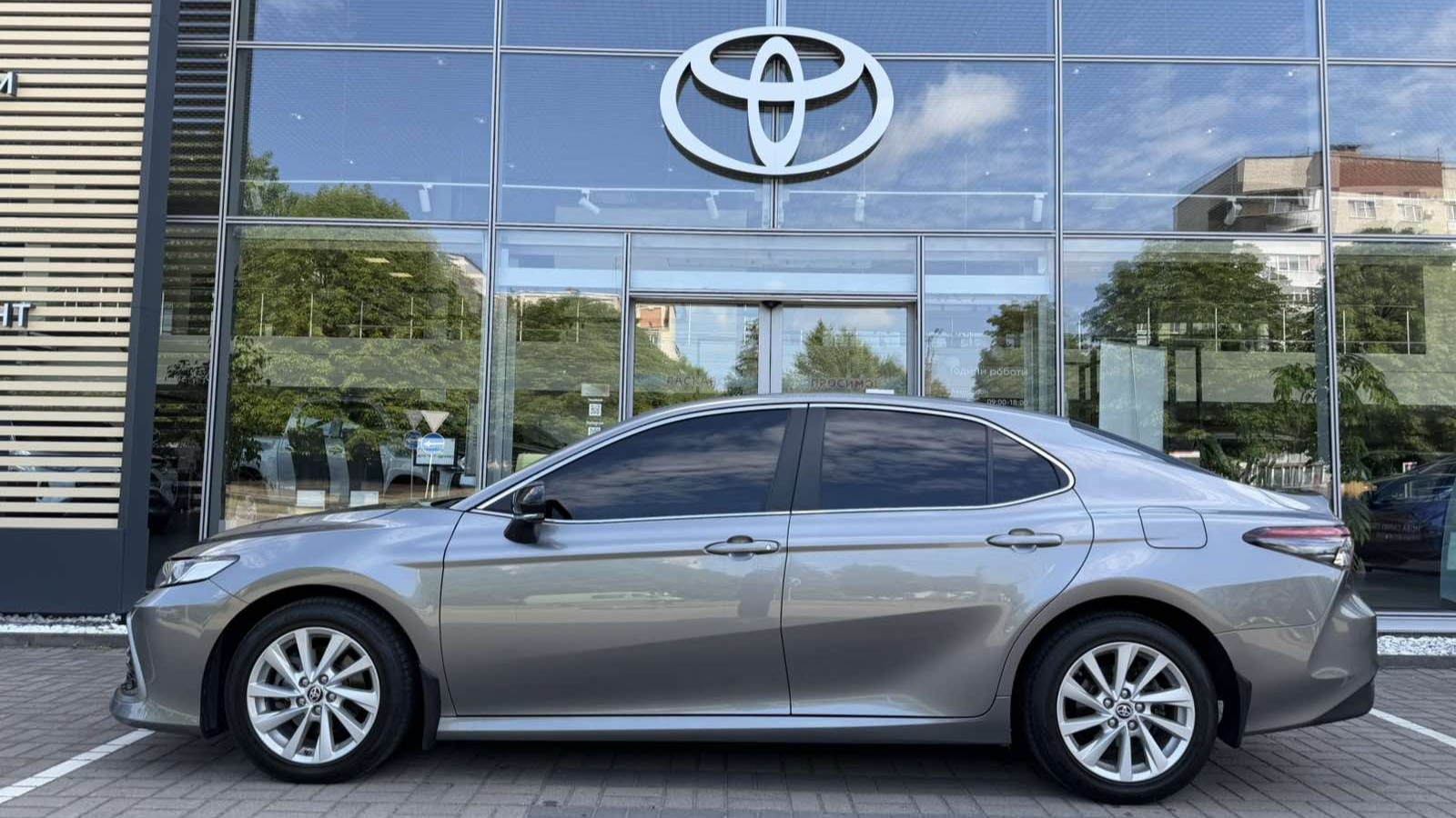 Toyota CAMRY 2021 року з пробігом 175395 км, Седан, Тойота Центр Луцьк "Автоконцепт", м.Луцьк - 1060000 ГРН | Фото № 3