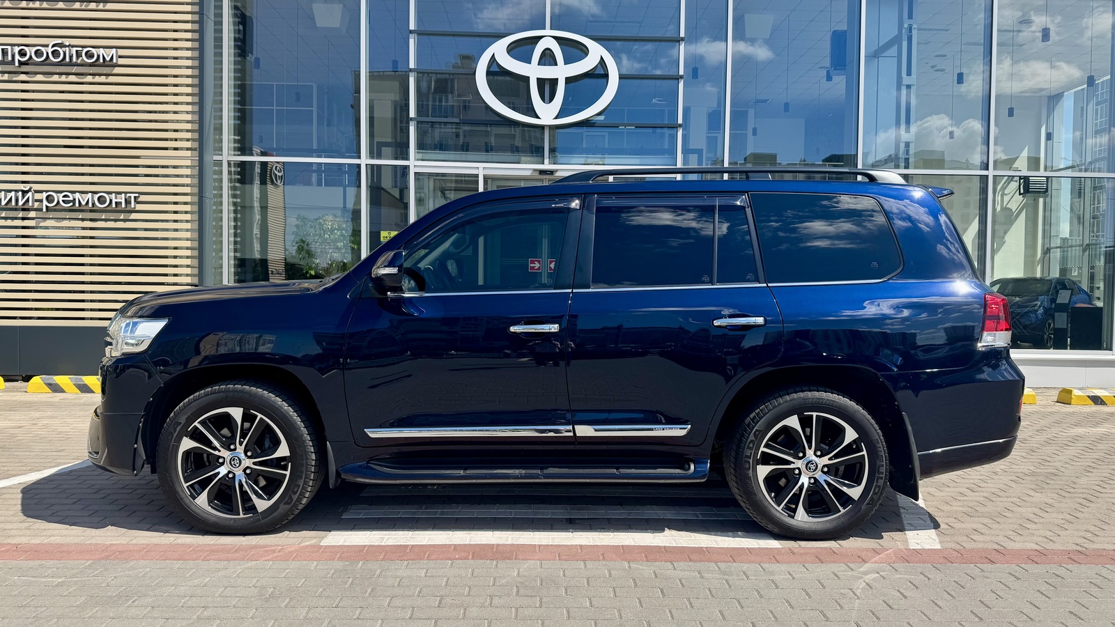 Toyota LAND CRUISER 2018 року з пробігом 139349 км, Універсал, Тойота Центр Чернігів "Соллі-Плюс", м.Чернігів - 2560000 ГРН | Фото № 3