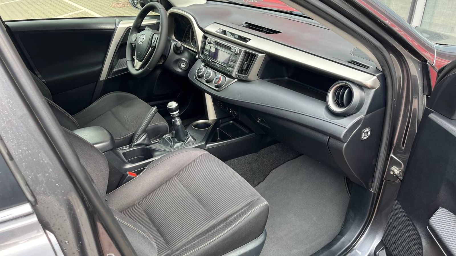 Toyota RAV4 2014 року з пробігом 141385 км, Універсал, Тойота Центр Хмельницький "Гранд Мотор", м.Хмельницький - 622400 ГРН | Фото № 6