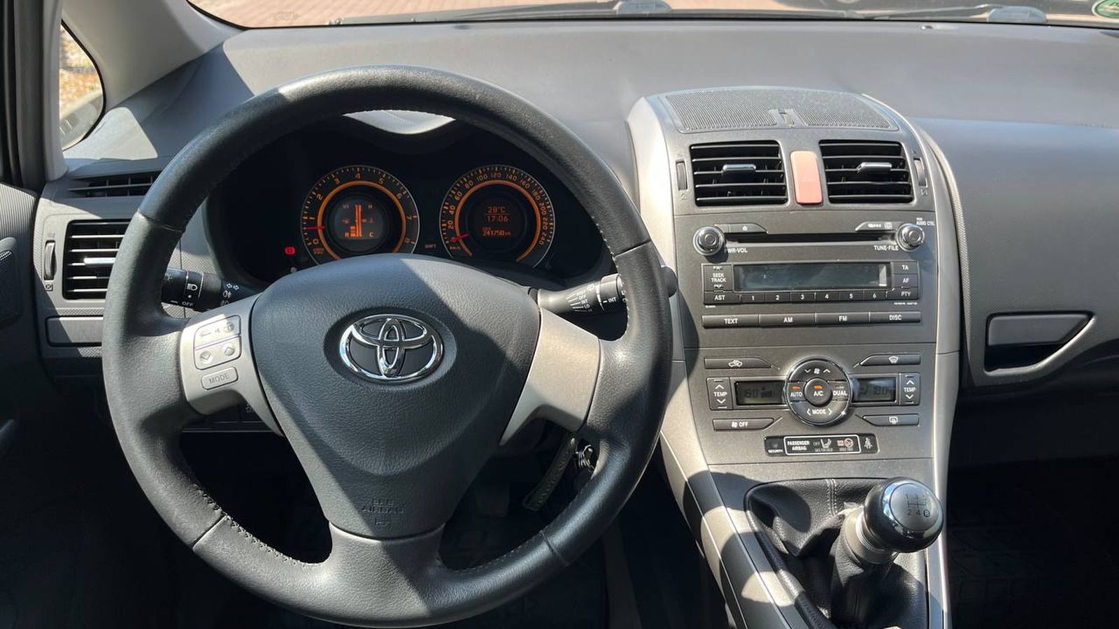 Toyota AURIS 2007 року, Хетчбек, Тойота Центр Хмельницький "Гранд Мотор", м.Хмельницький | Фото № 8 Toyota AURIS 2007 року з пробігом 241000 км, Хетчбек, Тойота Центр Хмельницький "Гранд Мотор", м.Хмельницький - 260000 ГРН | Фото № 8