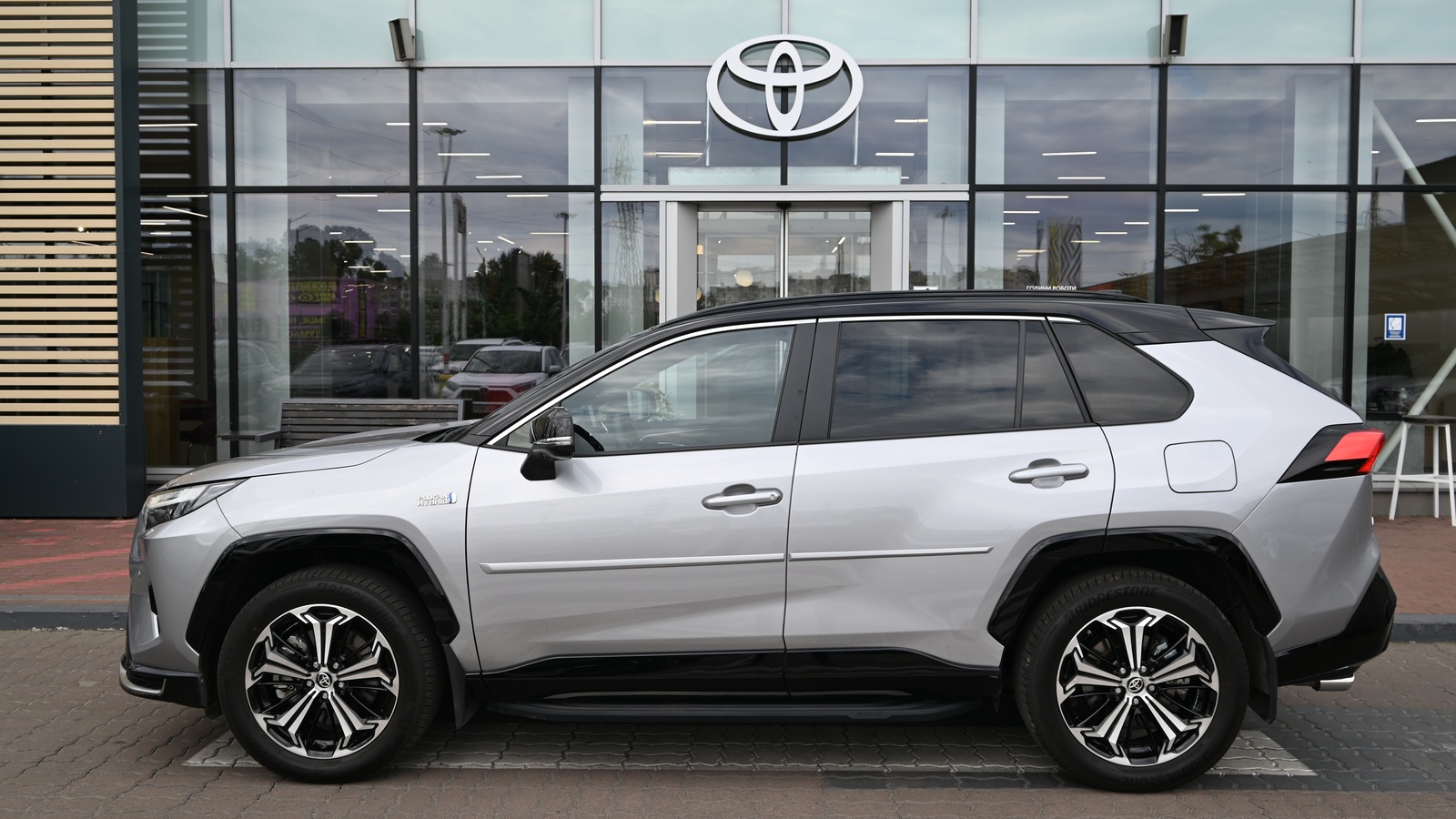 Toyota RAV4 Plug-In 2024 року з пробігом 7954 км, Універсал, Тойота Центр Київ "Сіті Плаза", м.Київ - 2535340 ГРН | Фото № 3