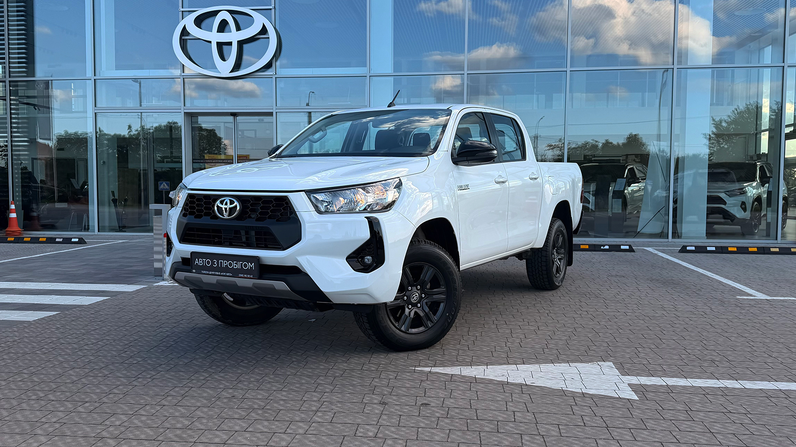 Toyota HILUX 2024 року, Пікап, Тойота Центр Рівне "Агат Авто", м.Рівне | Фото № 1 Toyota HILUX 2024 року з пробігом 32419 км, Пікап, Тойота Центр Рівне "Агат Авто", м.Рівне - 1840900 ГРН | Фото № 1
