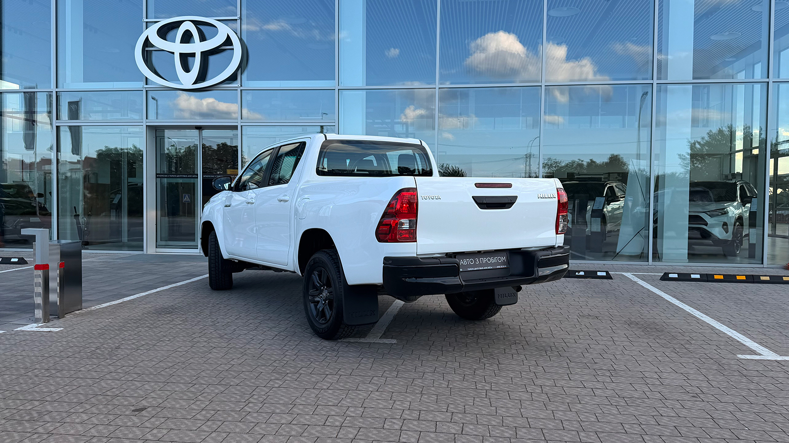 Toyota HILUX 2024 року, Пікап, Тойота Центр Рівне "Агат Авто", м.Рівне | Фото № 2 Toyota HILUX 2024 року з пробігом 32419 км, Пікап, Тойота Центр Рівне "Агат Авто", м.Рівне - 1840900 ГРН | Фото № 2