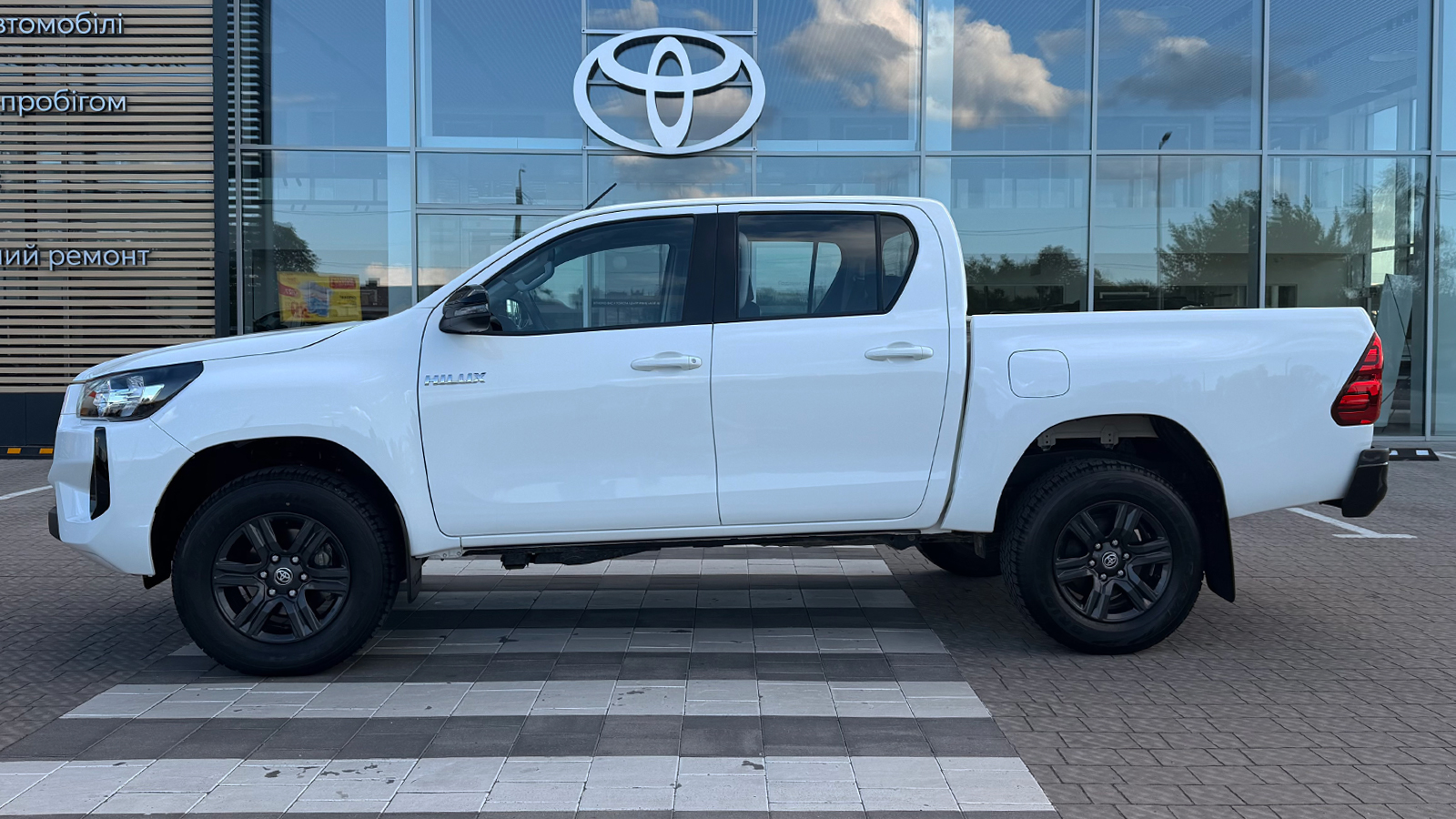 Toyota HILUX 2024 року, Пікап, Тойота Центр Рівне "Агат Авто", м.Рівне | Фото № 3 Toyota HILUX 2024 року з пробігом 32419 км, Пікап, Тойота Центр Рівне "Агат Авто", м.Рівне - 1840900 ГРН | Фото № 3