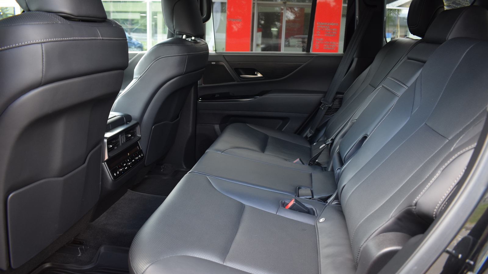 Lexus LX 2023 року з пробігом 98328 км, Універсал, Тойота Центр Житомир "Стар - Кар", м.Житомир - 4590000 ГРН | Фото № 11