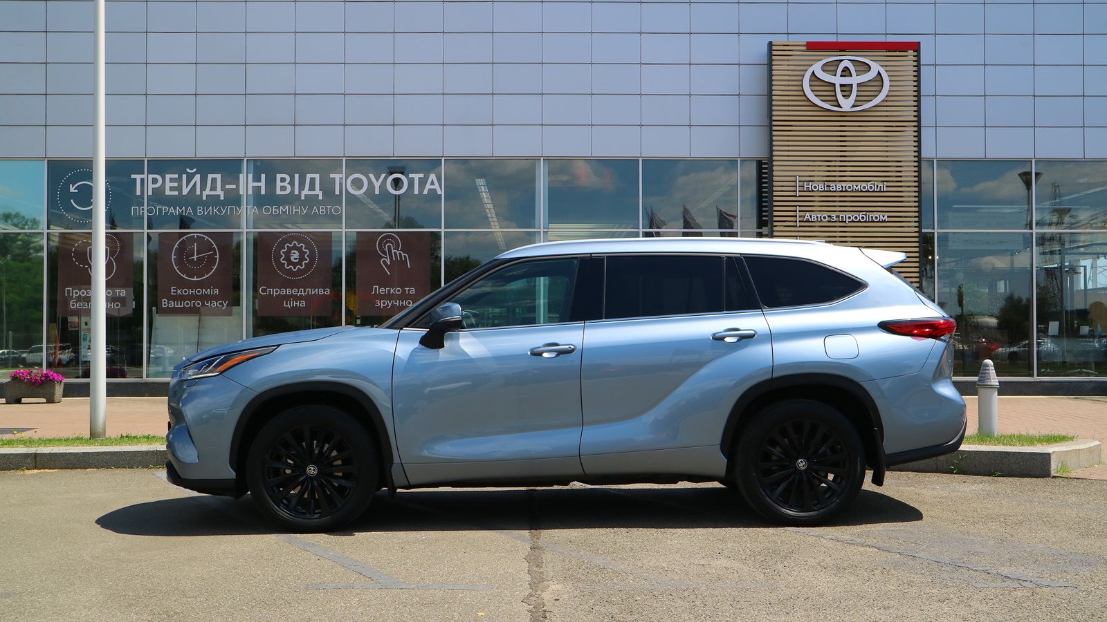 Toyota HIGHLANDER 2023 року з пробігом 104325 км, Універсал, Тойота Центр Київ "Автосаміт Укравто Столичне", м.Київ - 2363000 ГРН | Фото № 3